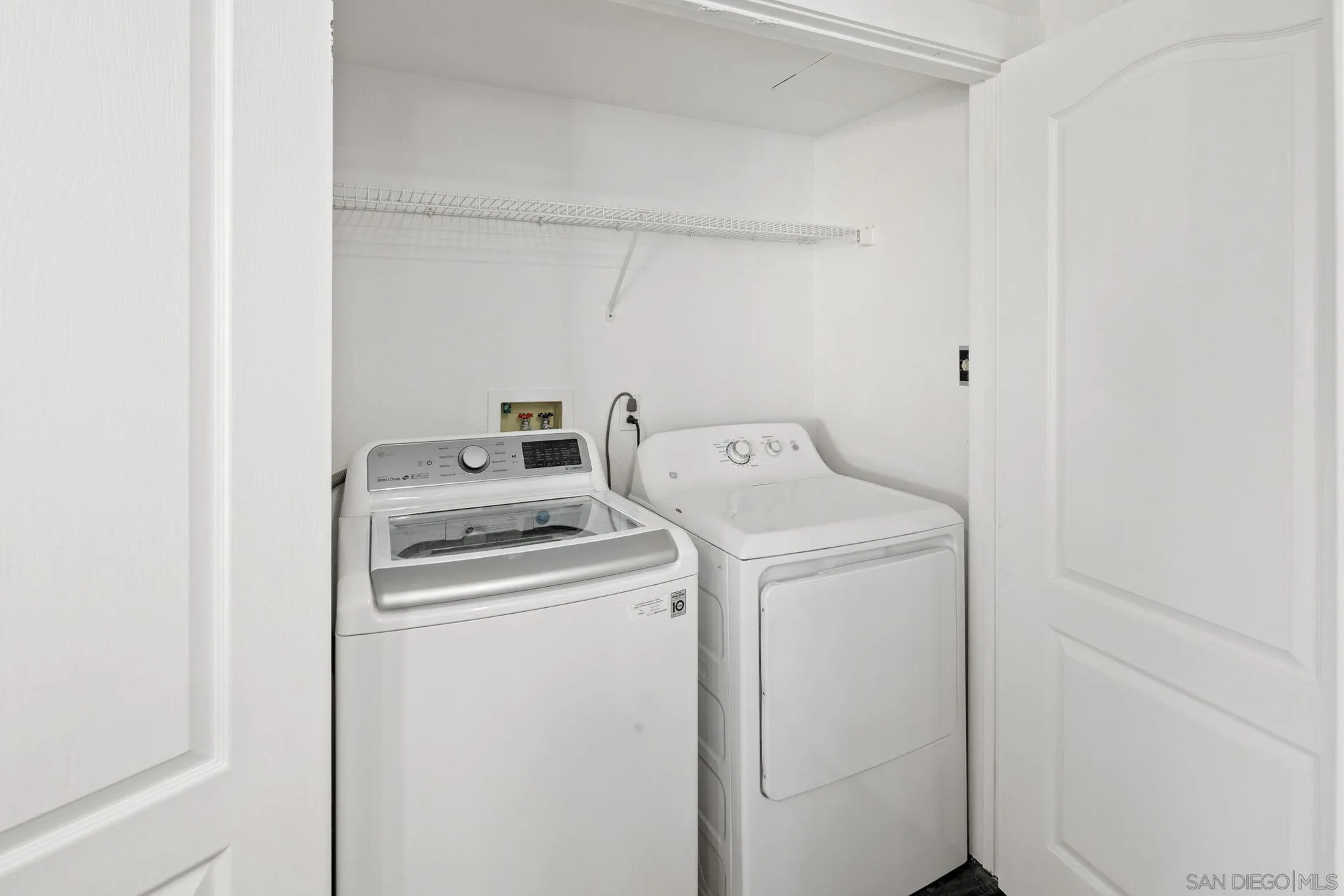 https://cdn.realtyfeed.com/cdn/127/260024526/f1e5012565d9dda06b0954552c585df5.webp
