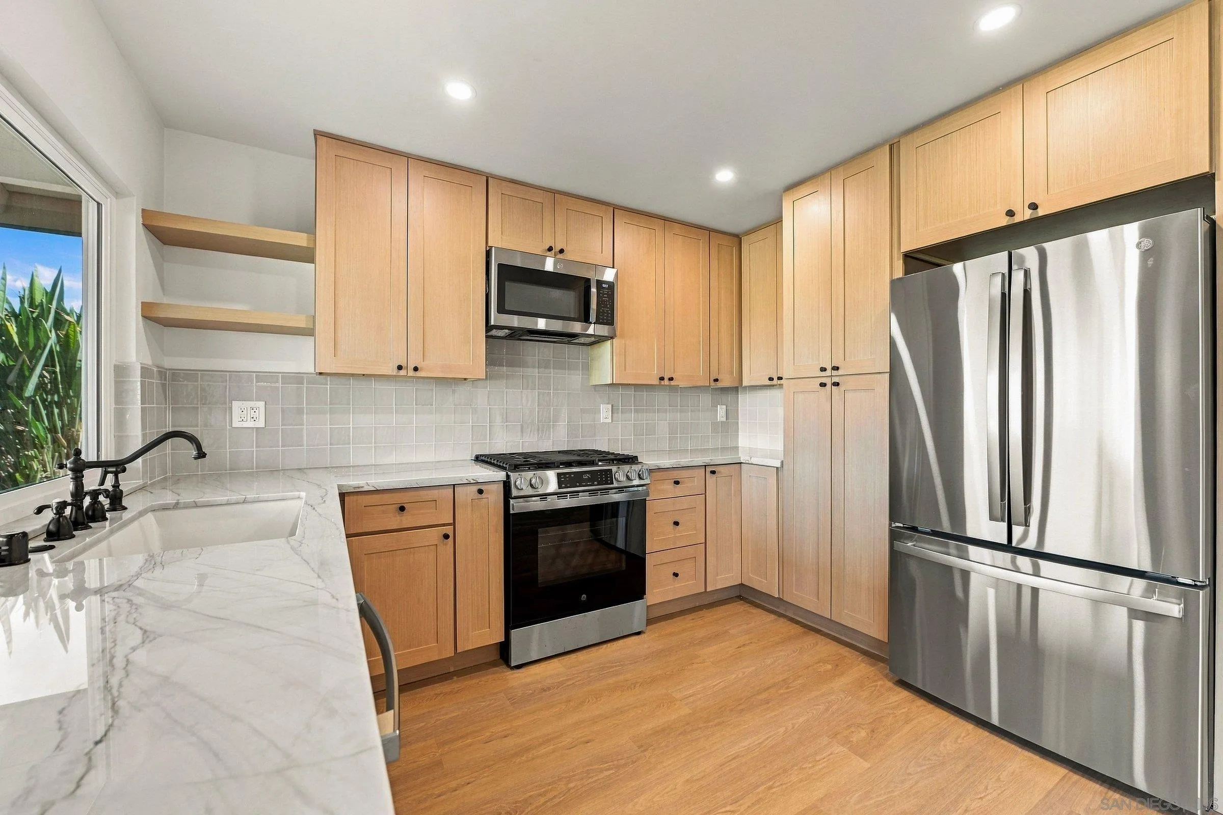 https://cdn.realtyfeed.com/cdn/127/260024530/051f5d8ff0633d2e317f8151bec65060.webp