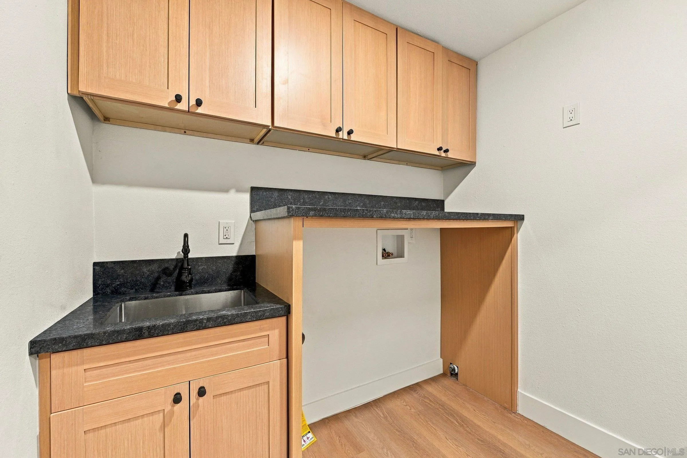 https://cdn.realtyfeed.com/cdn/127/260024530/1cd0c625f7c385b913942e443781caba.webp