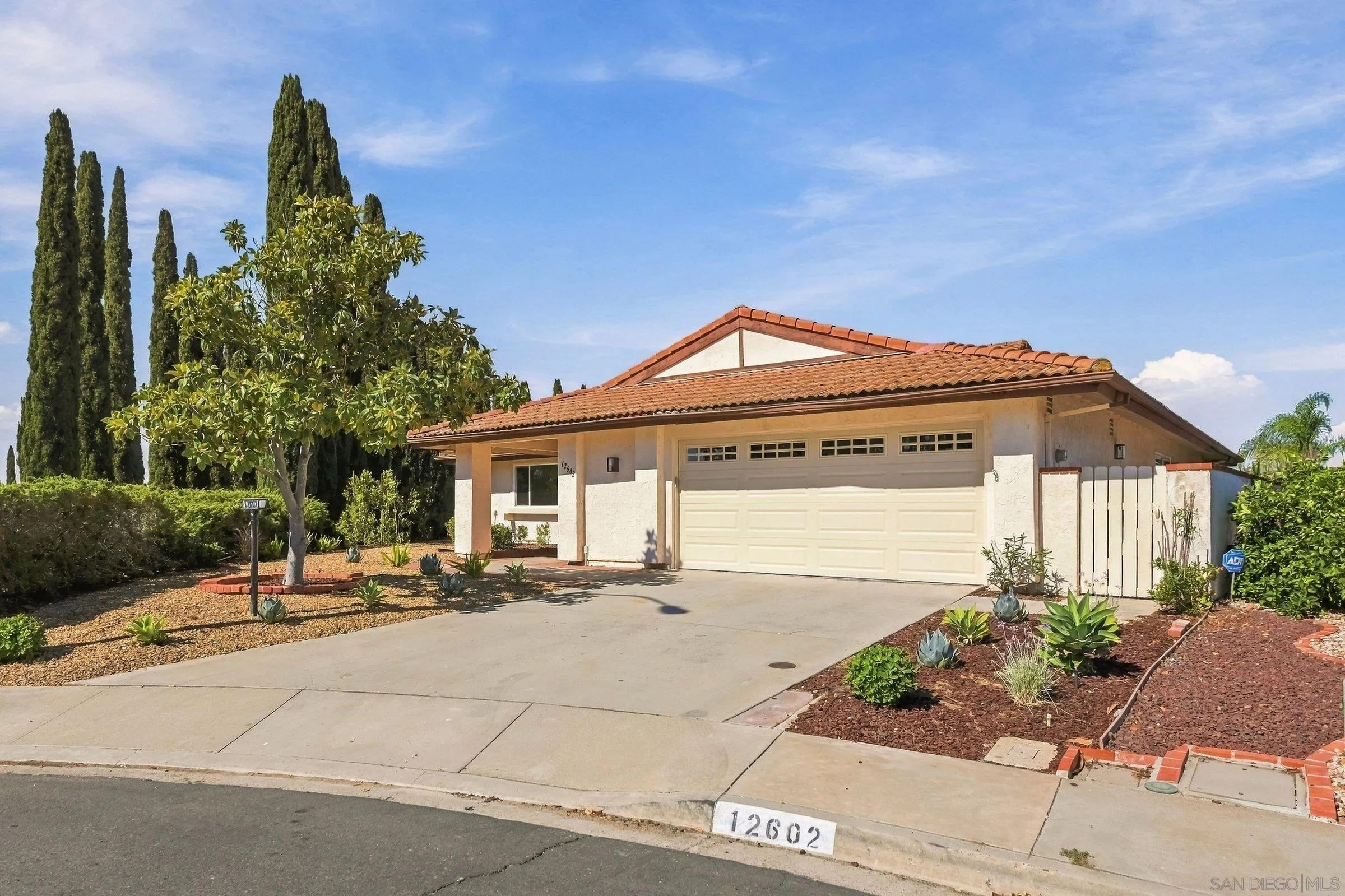 https://cdn.realtyfeed.com/cdn/127/260024530/20df6fec41449511f7dbe9d60400dc9a.webp