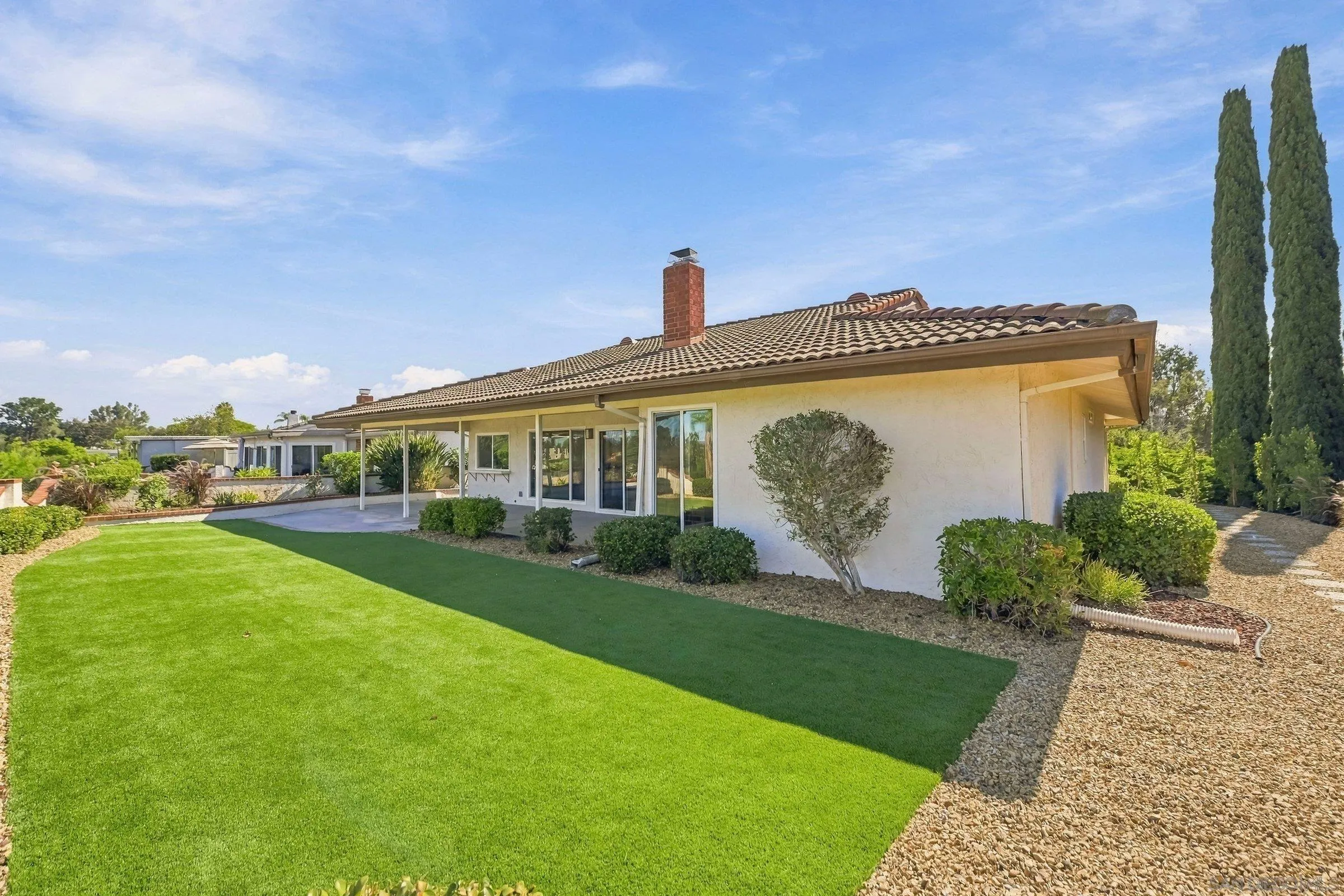 https://cdn.realtyfeed.com/cdn/127/260024530/41f8d4cfea667dabcbefb0f16b2cb77e.webp