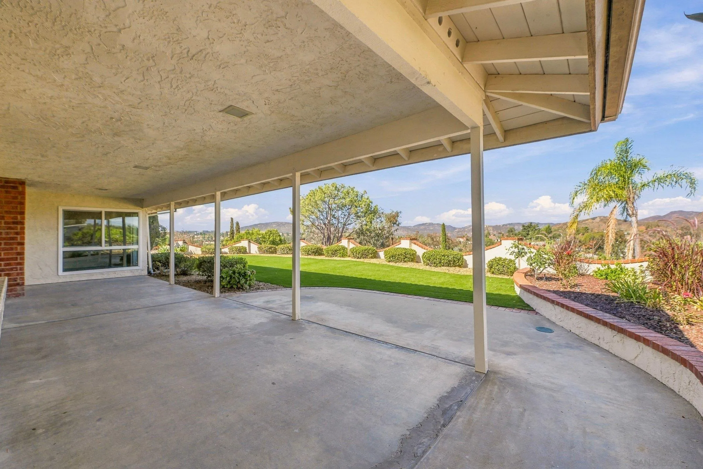 https://cdn.realtyfeed.com/cdn/127/260024530/4f128acb4dce17c3b04891449e86e30a.webp
