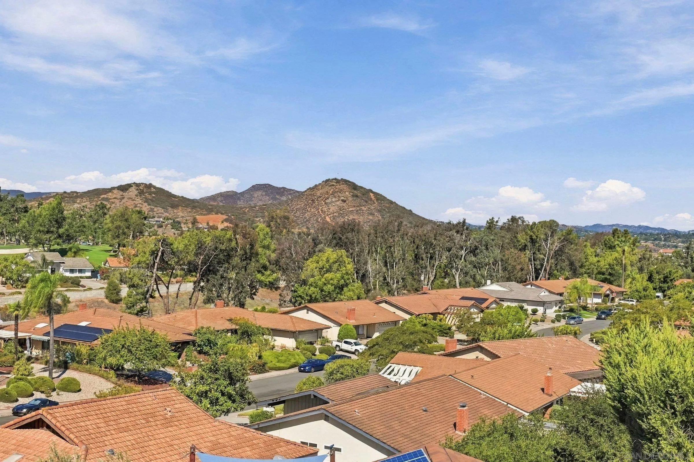 https://cdn.realtyfeed.com/cdn/127/260024530/6c4bd4dd236026eeb8368e73a797378f.webp