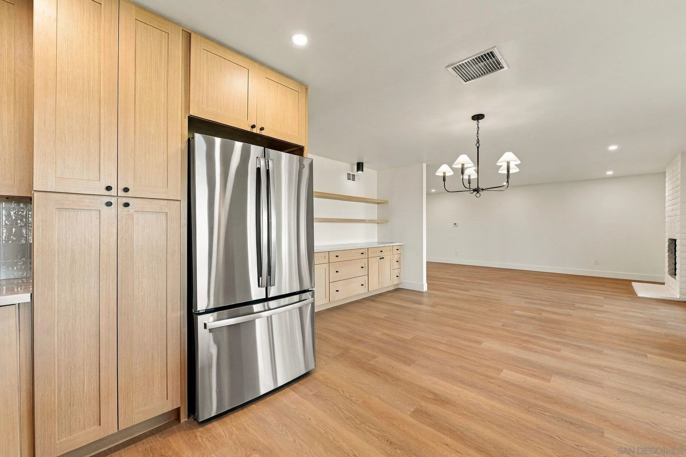 https://cdn.realtyfeed.com/cdn/127/260024530/9a5da283645634c08c350d8e34bb7515.webp