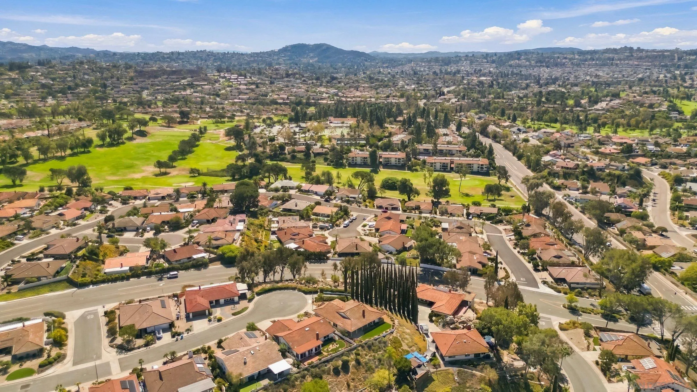 https://cdn.realtyfeed.com/cdn/127/260024530/a561f56a041b112b010b52ea60ee20a3.webp