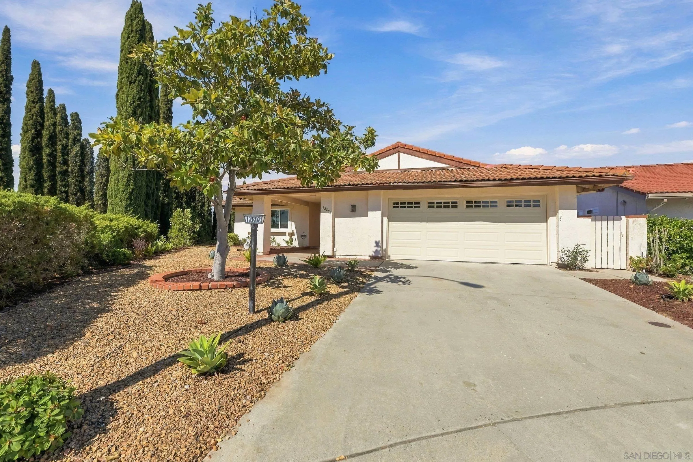 https://cdn.realtyfeed.com/cdn/127/260024530/b55b6b2230c2543efcad32f869cb9545.webp