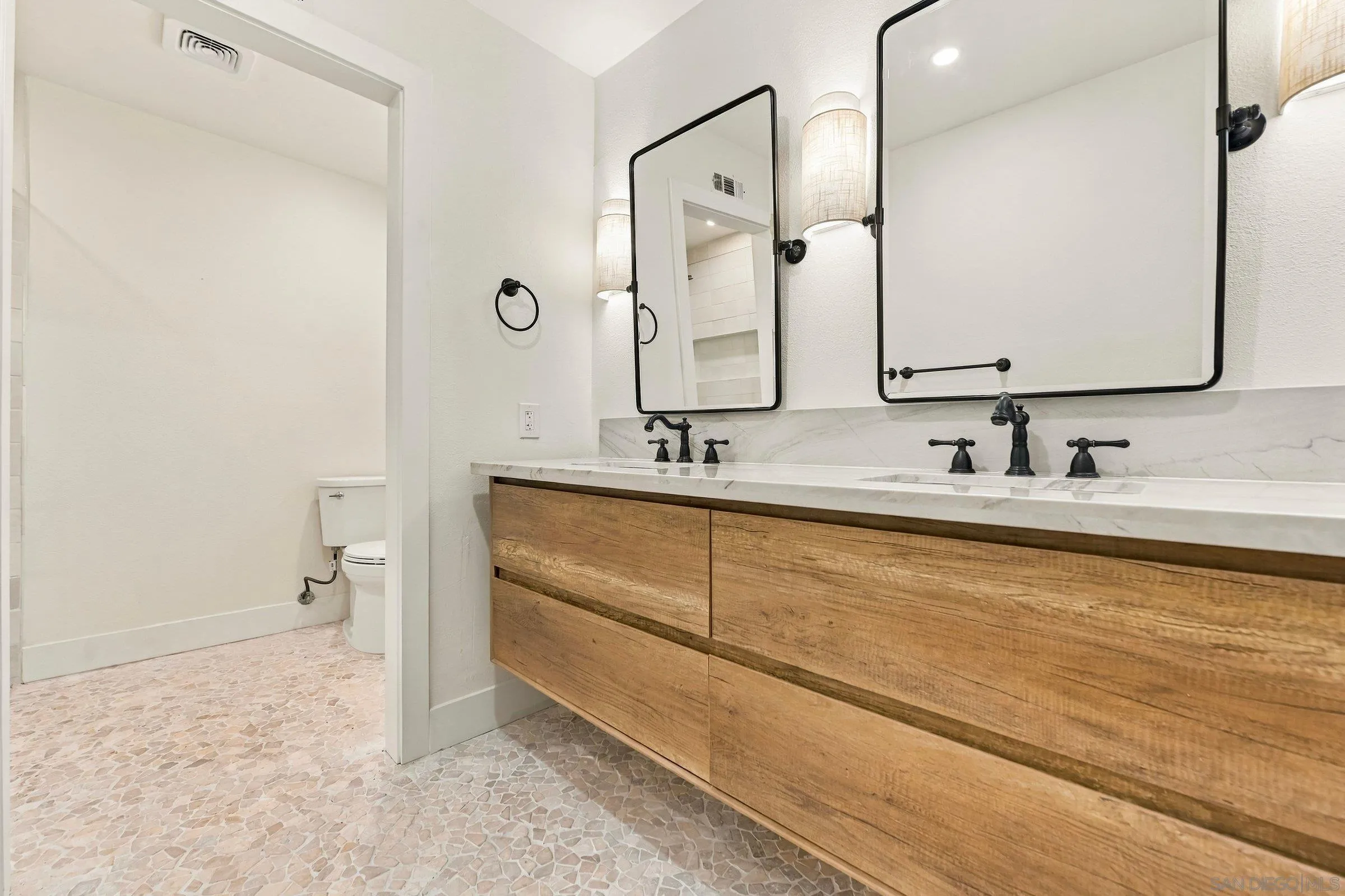 https://cdn.realtyfeed.com/cdn/127/260024530/c1582ffc3727203c97c13038a00e87a3.webp