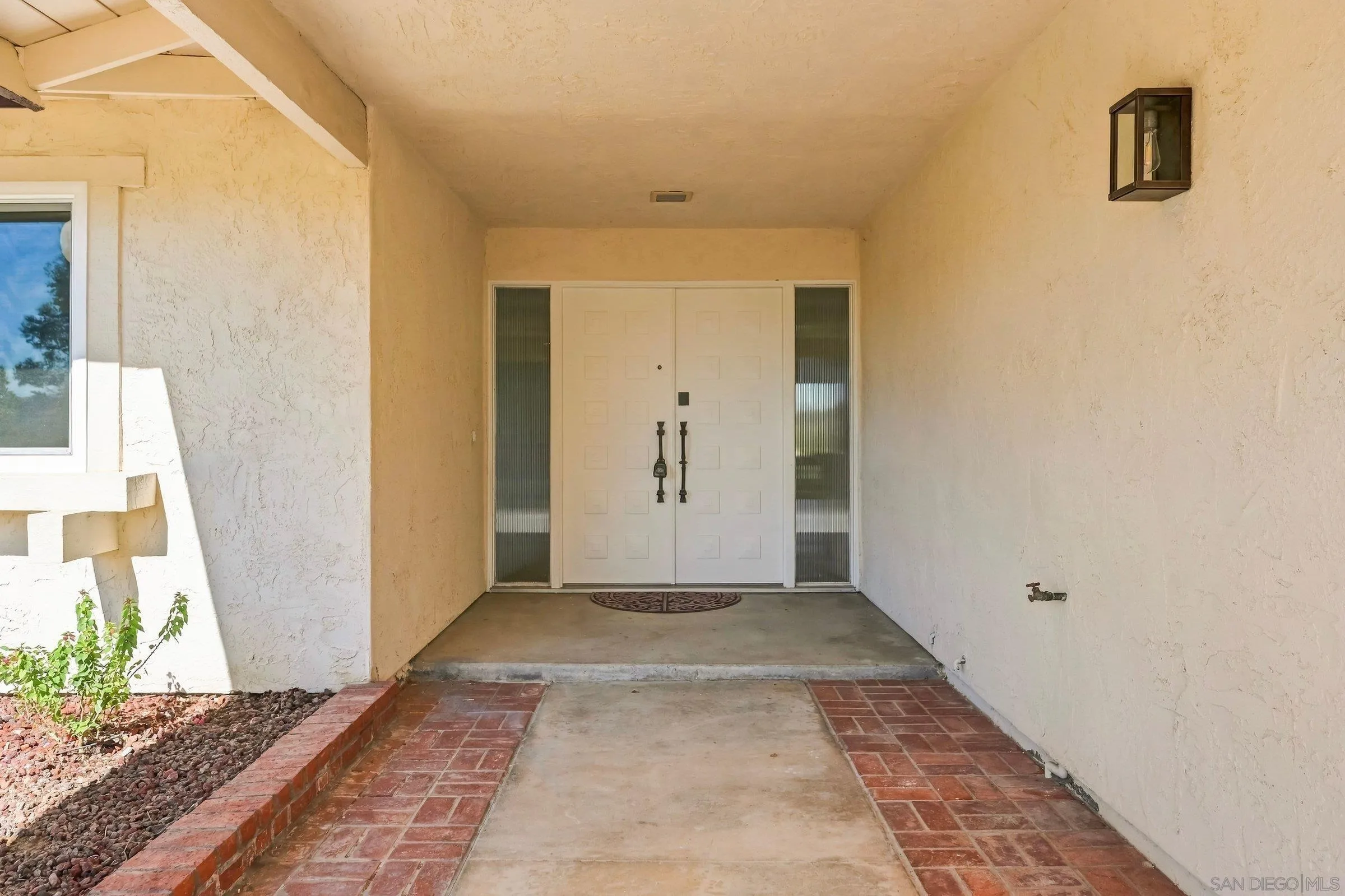 https://cdn.realtyfeed.com/cdn/127/260024530/c86e398bd199093fb6cef5e5a07dfcda.webp