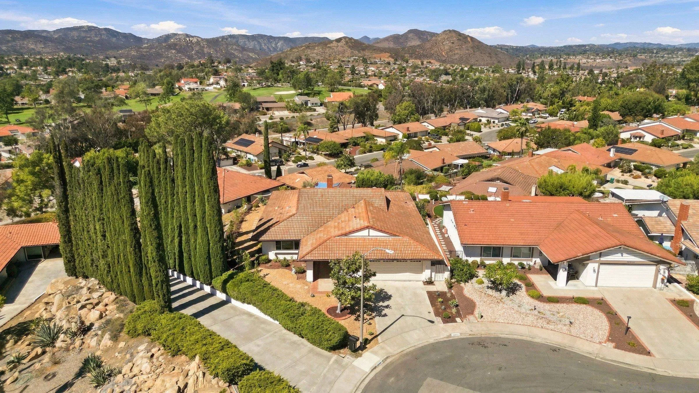 https://cdn.realtyfeed.com/cdn/127/260024530/d4695d42b985b2be1ccbceeeec83ce3b.webp