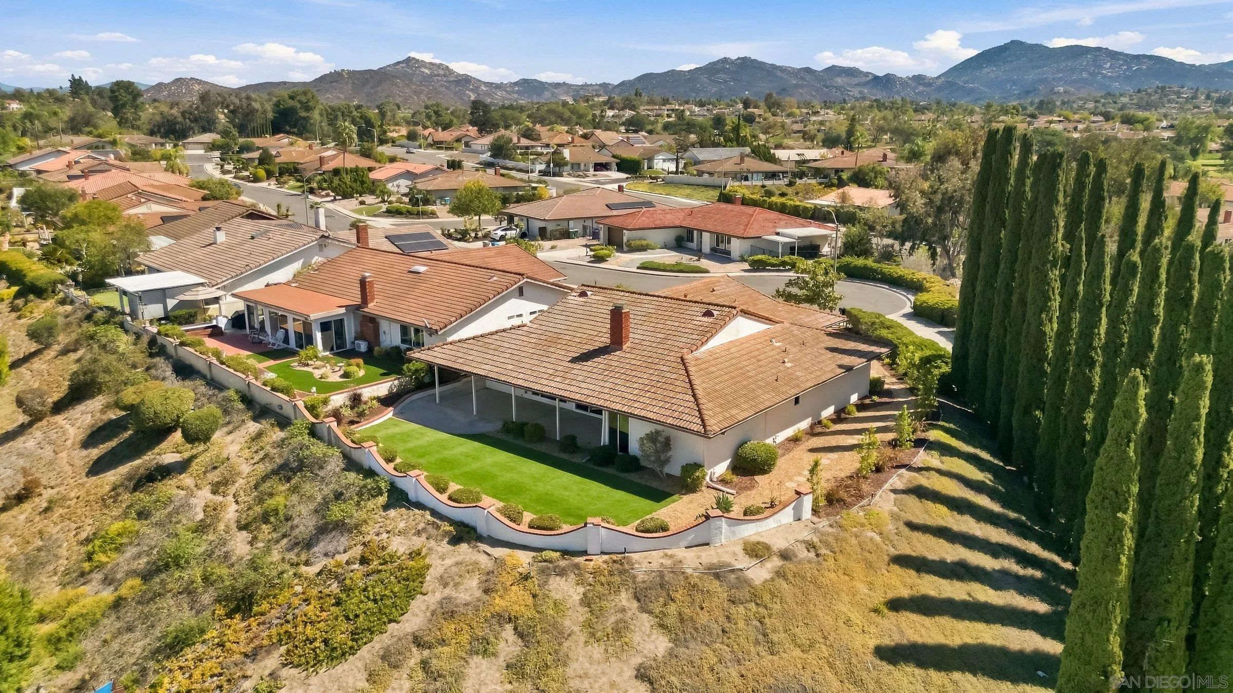 https://cdn.realtyfeed.com/cdn/127/260024530/fd255e5de5f9ec2591e040ade5e37268.webp