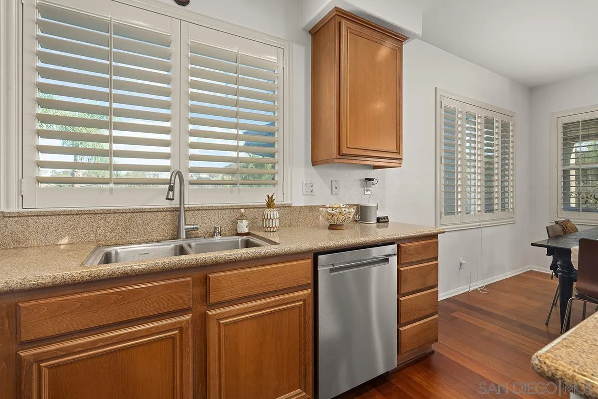https://cdn.realtyfeed.com/cdn/127/260024533/4fc1f1d97bc5d6a47b16e2f92e1b9602.webp
