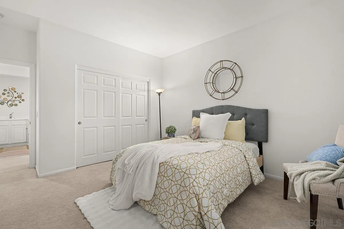 https://cdn.realtyfeed.com/cdn/127/260024533/6d74d4c66aca22e3c154b64bf1aba9cb.webp