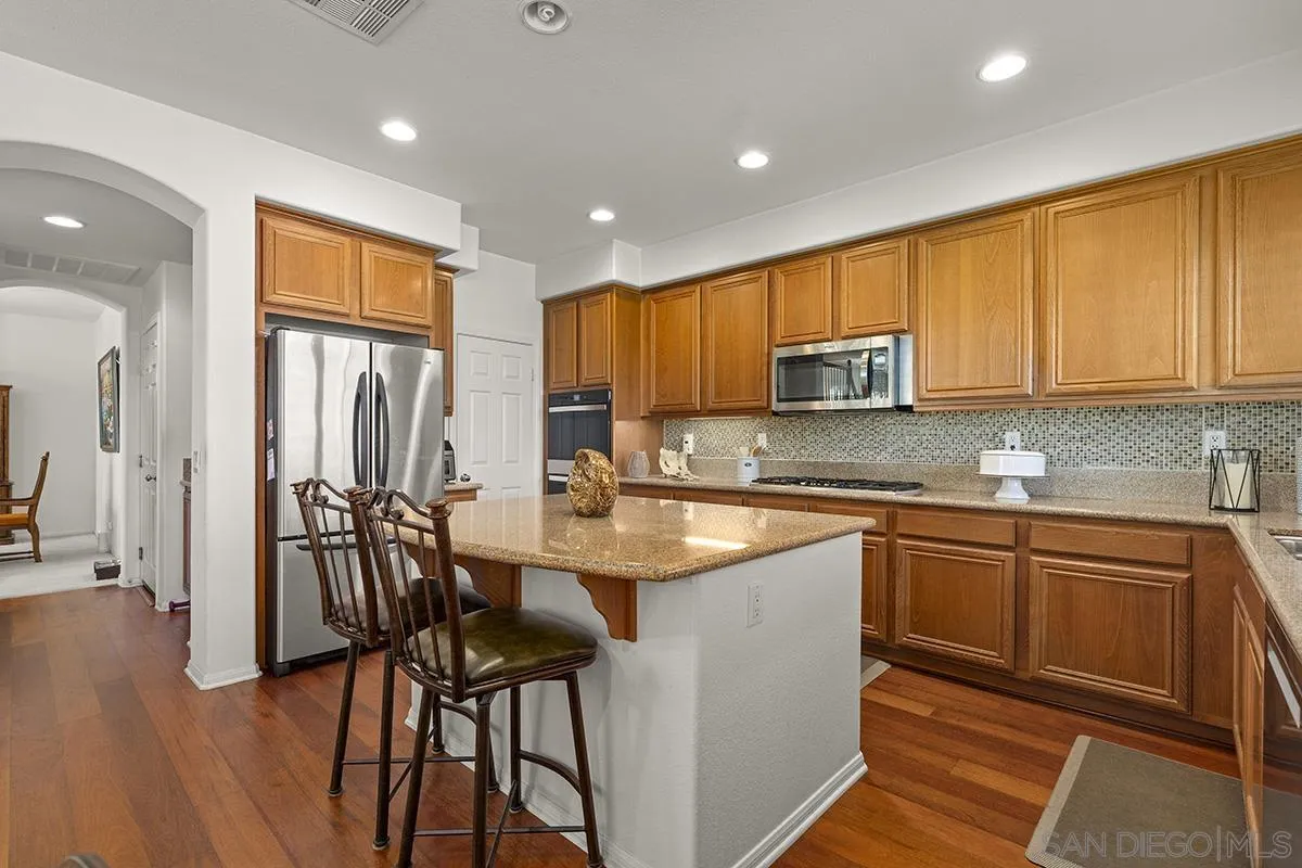 https://cdn.realtyfeed.com/cdn/127/260024533/6dea38a50852aa1d493c7d400f58a119.webp