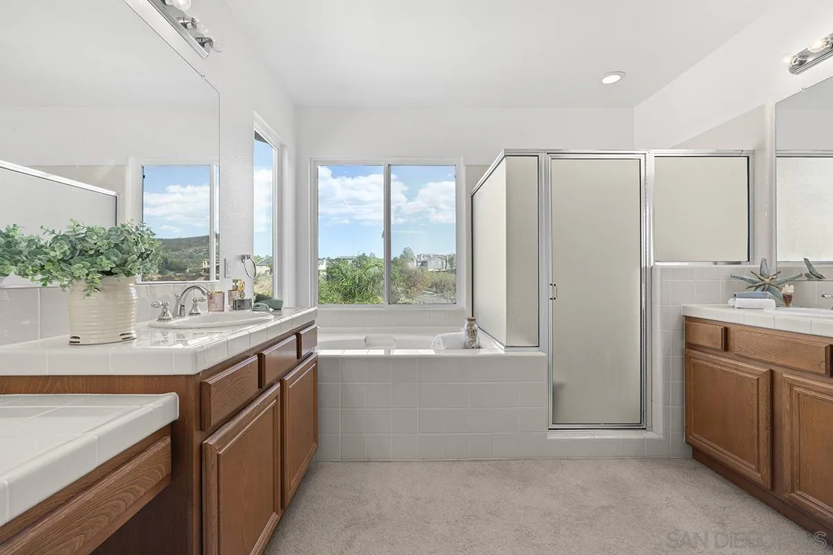 https://cdn.realtyfeed.com/cdn/127/260024533/ba93553f0c1045b112f30be11916f3d5.webp