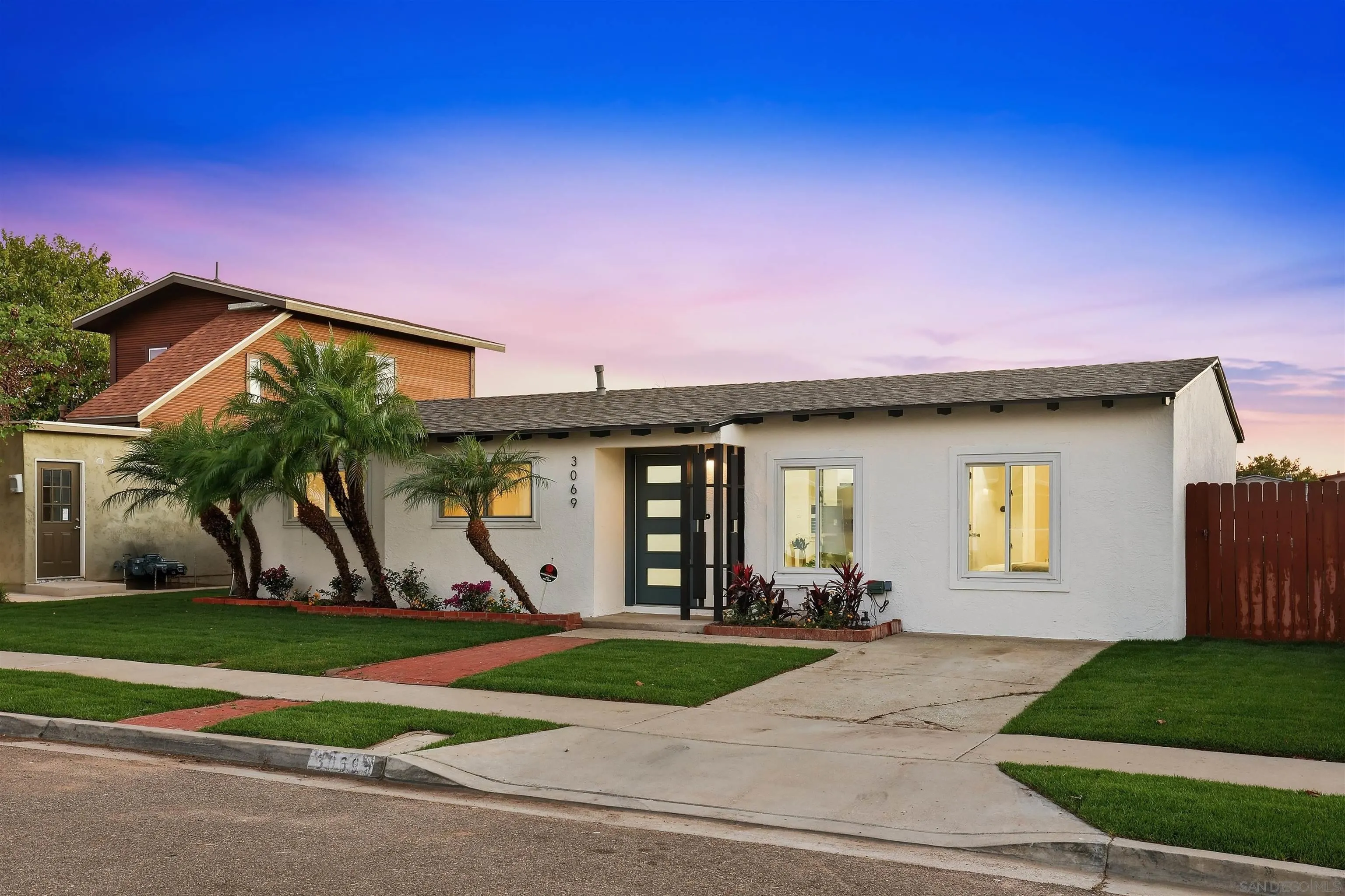 https://cdn.realtyfeed.com/cdn/127/260024535/40cf8ea3f573036e2508ebbcc6b0580e.webp