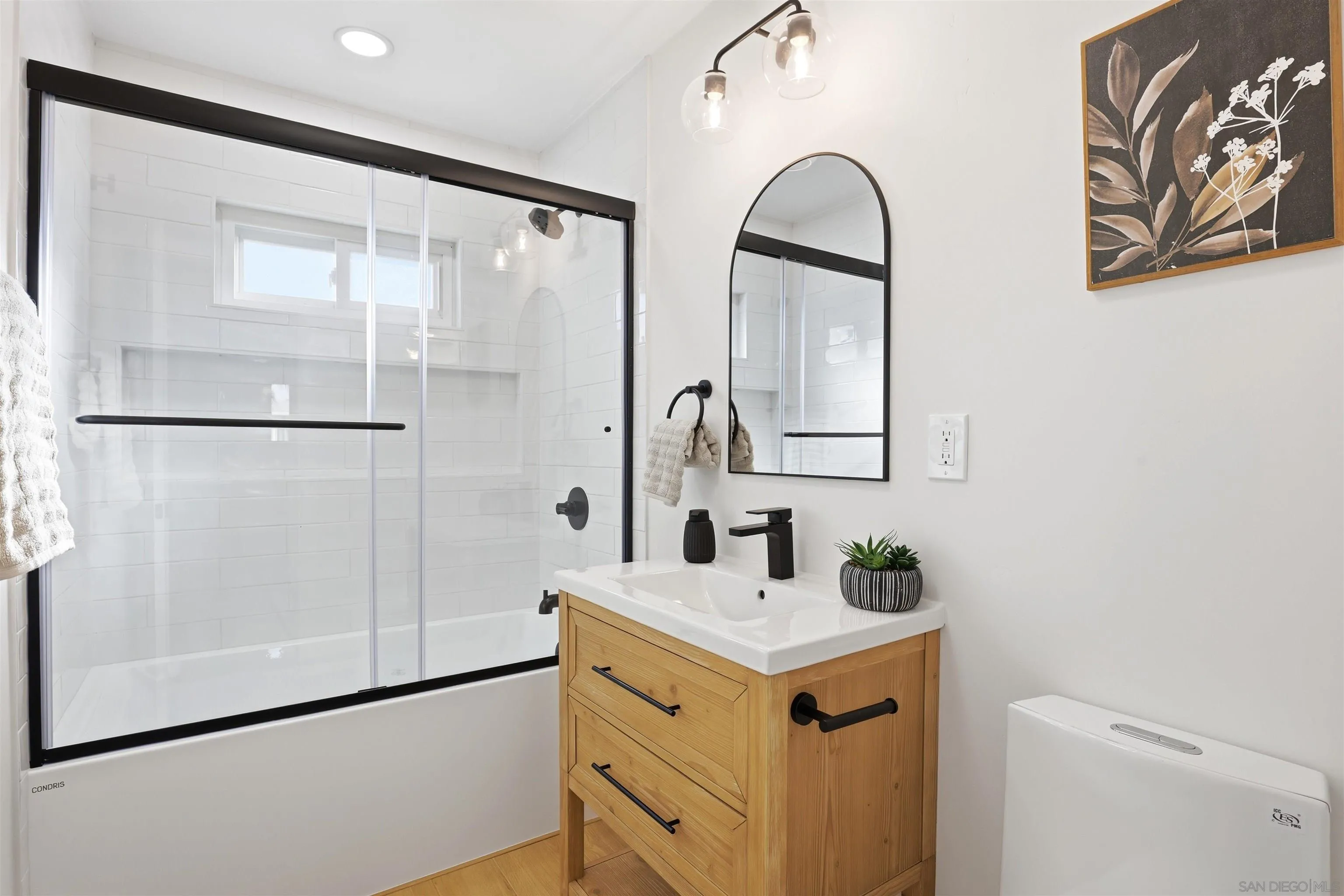 https://cdn.realtyfeed.com/cdn/127/260024535/464198bddf5850135fe0ada75af18aeb.webp