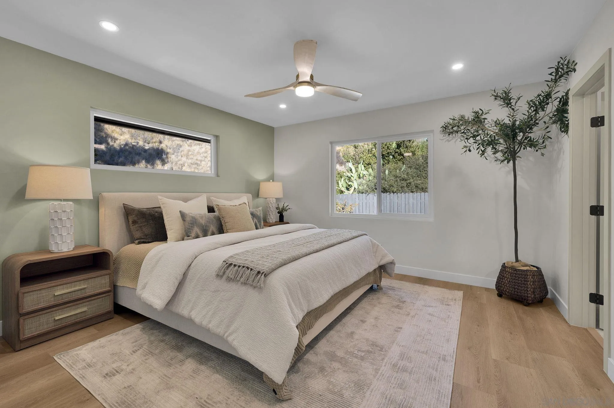https://cdn.realtyfeed.com/cdn/127/260024540/ff8b8e1df1ff2748e00307351c7b5f44.webp