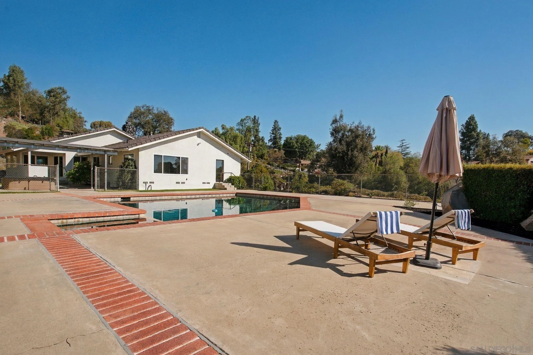 https://cdn.realtyfeed.com/cdn/127/260024561/2fc5e321c843d8a01a559f90fa116a3e.webp