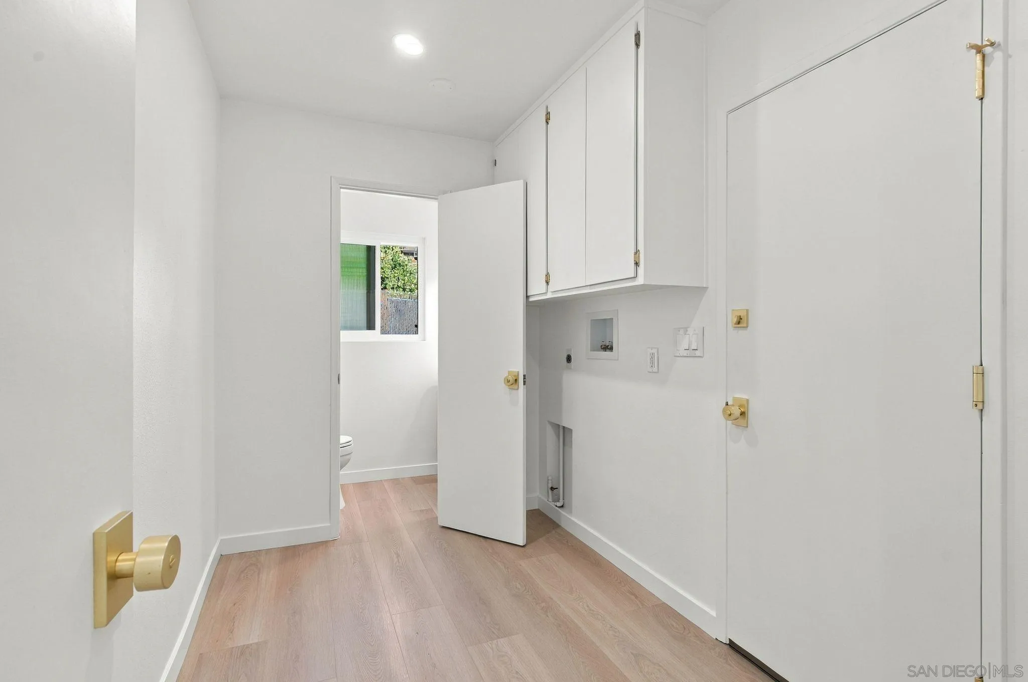 https://cdn.realtyfeed.com/cdn/127/260024561/3bbbd559456e19f14855876c069fcd1e.webp