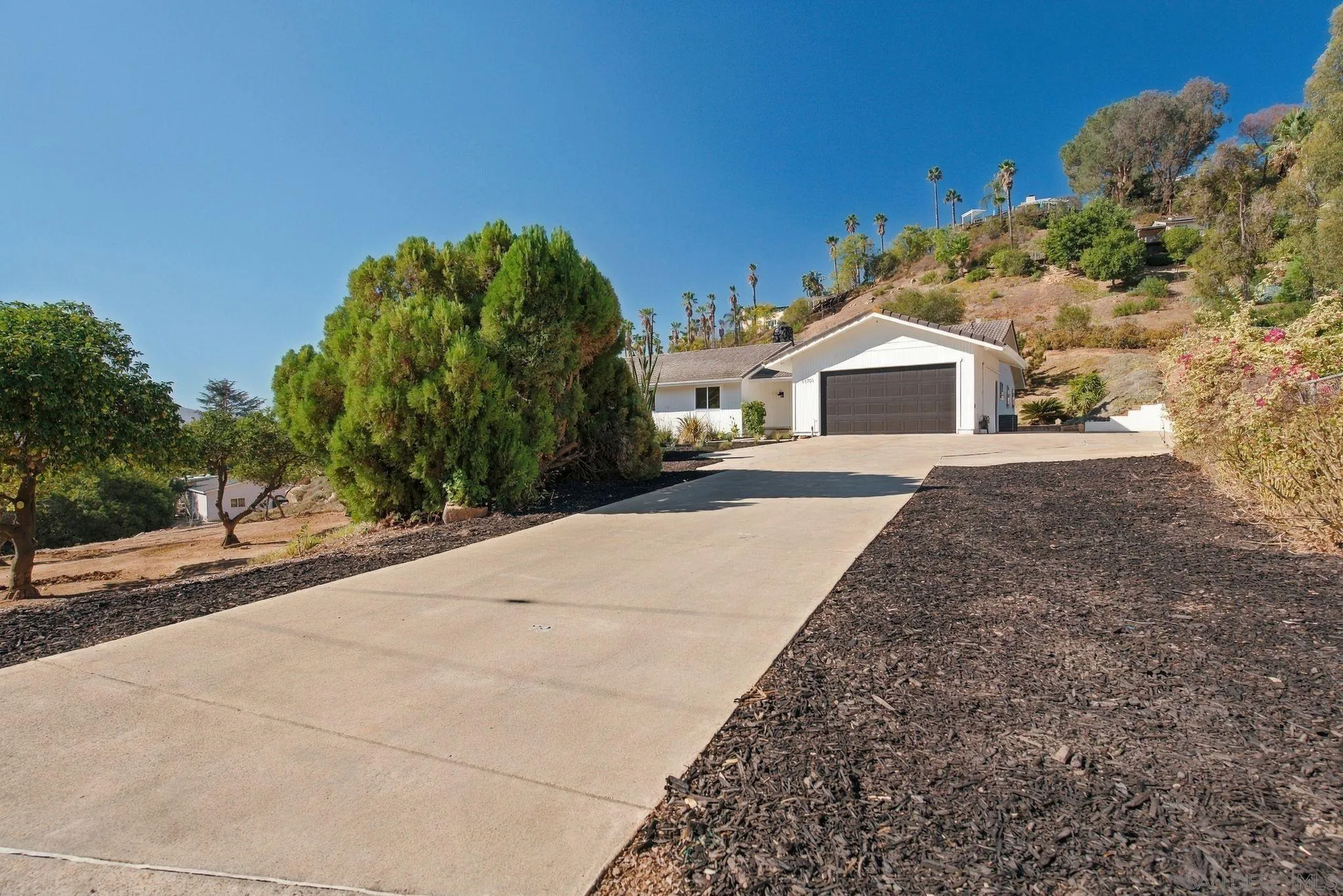 https://cdn.realtyfeed.com/cdn/127/260024561/6bedf322309db8b414d2bd7dbb1f67a2.webp