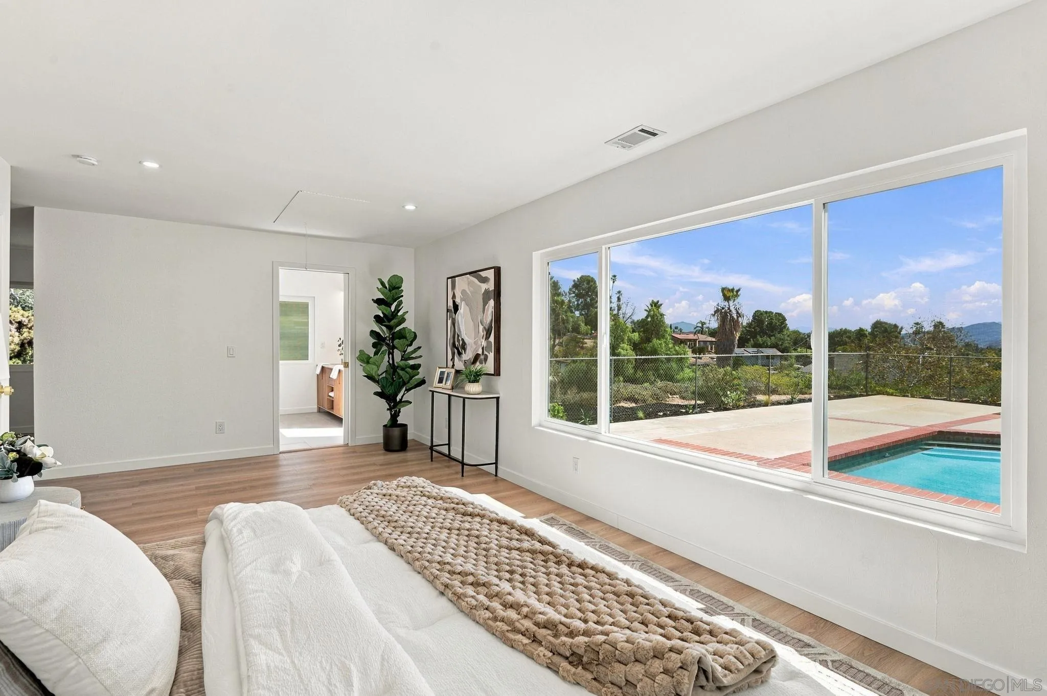 https://cdn.realtyfeed.com/cdn/127/260024561/abffa3eb6d4380c60d3669212ab76be7.webp