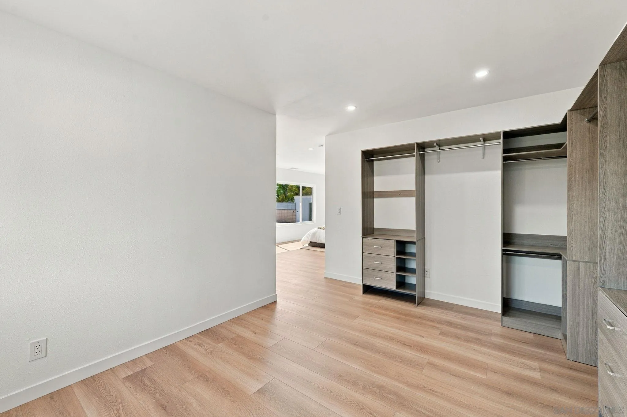 https://cdn.realtyfeed.com/cdn/127/260024561/cac49cf226763a44ee1241bdcfbf0405.webp