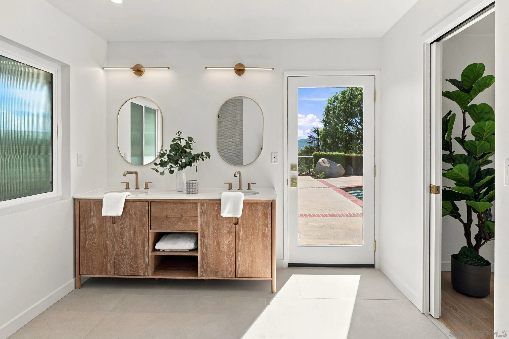 https://cdn.realtyfeed.com/cdn/127/260024561/dea7fde196276be7eb631b48baf5d66c.webp