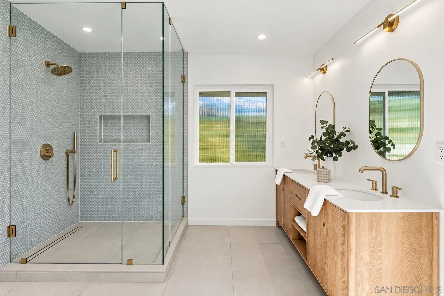 https://cdn.realtyfeed.com/cdn/127/260024561/e624da1c7e00b02bccce0af45375b406.webp