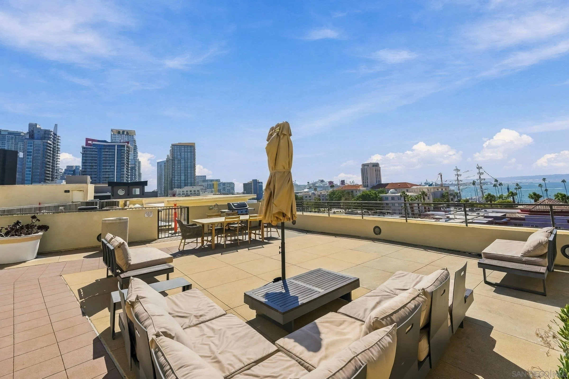 https://cdn.realtyfeed.com/cdn/127/260024566/9cf8d5590aa22f10096b91615f289166.webp