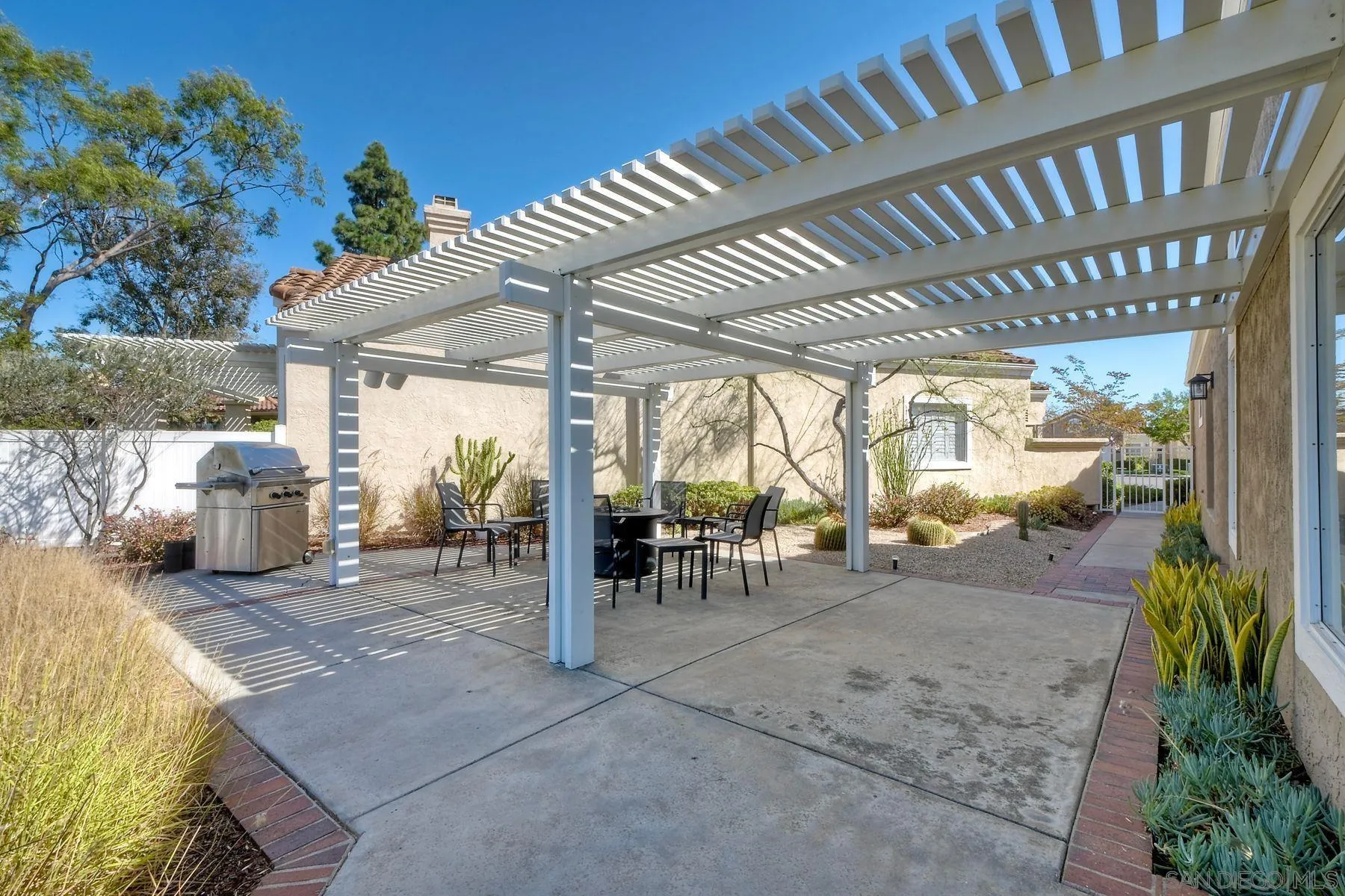 https://cdn.realtyfeed.com/cdn/127/260024569/13698fa5a876477aedec6e3291d5ec22.webp