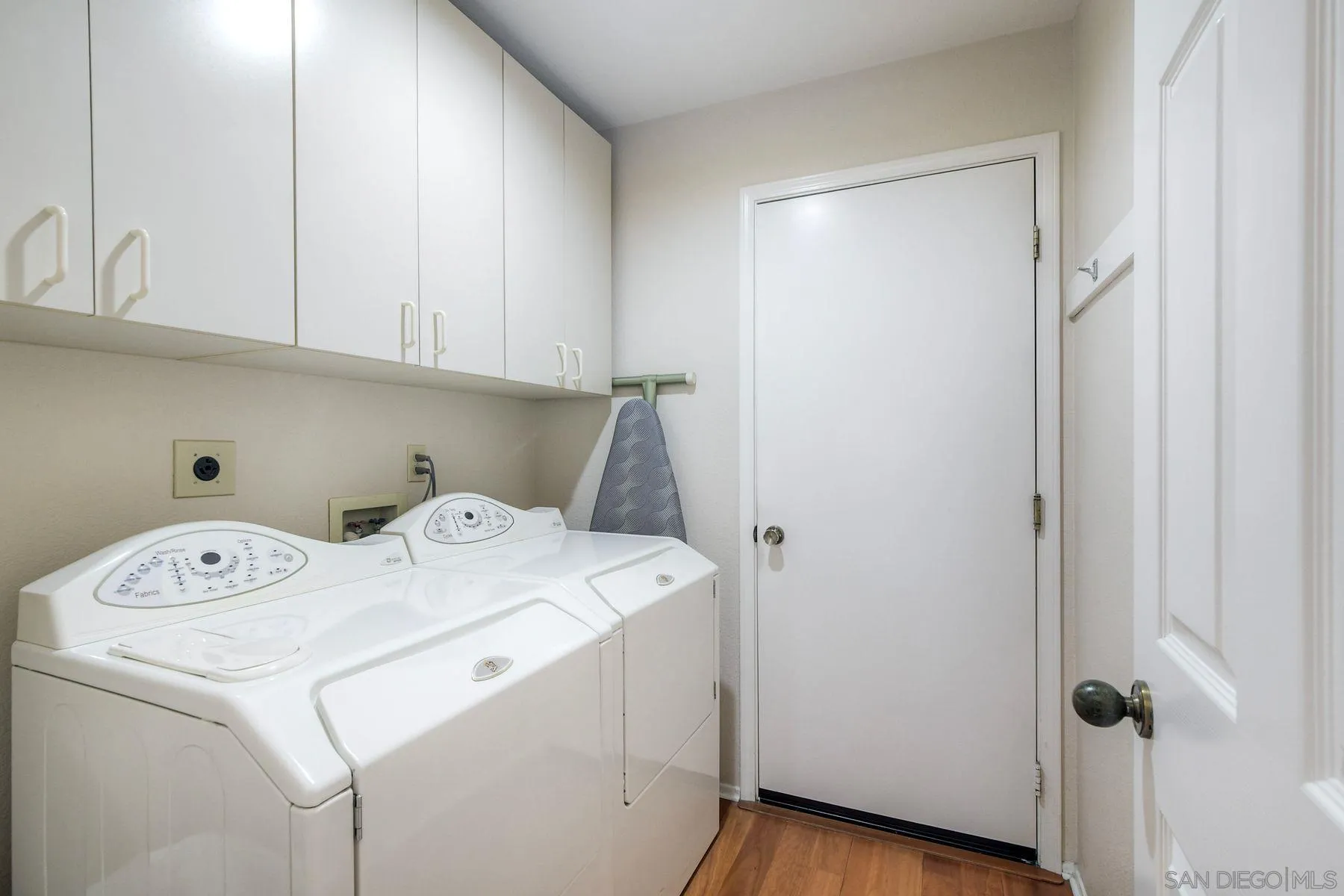 https://cdn.realtyfeed.com/cdn/127/260024569/63e3eebf537bcd5a6611422af6caa474.webp