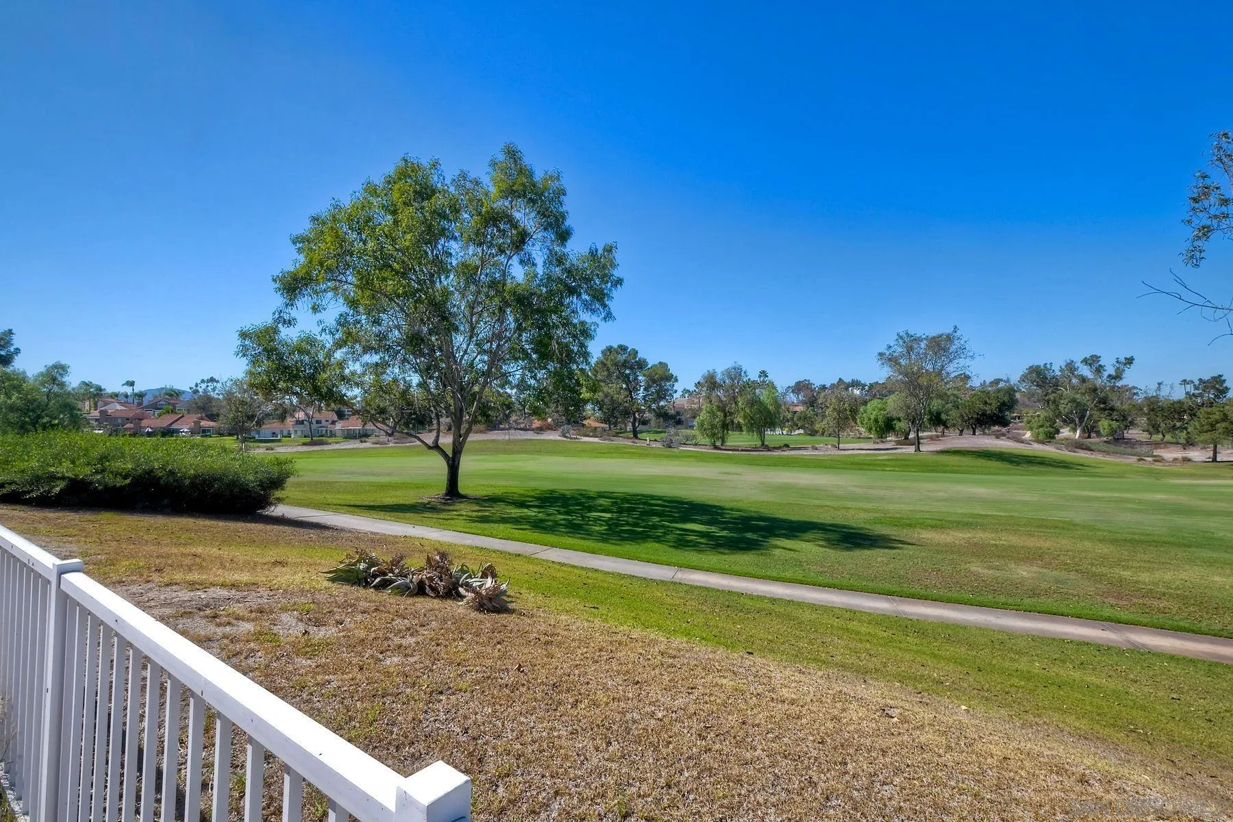 https://cdn.realtyfeed.com/cdn/127/260024569/8ec262fd858108ffbf2c3375a7a4c6e1.webp