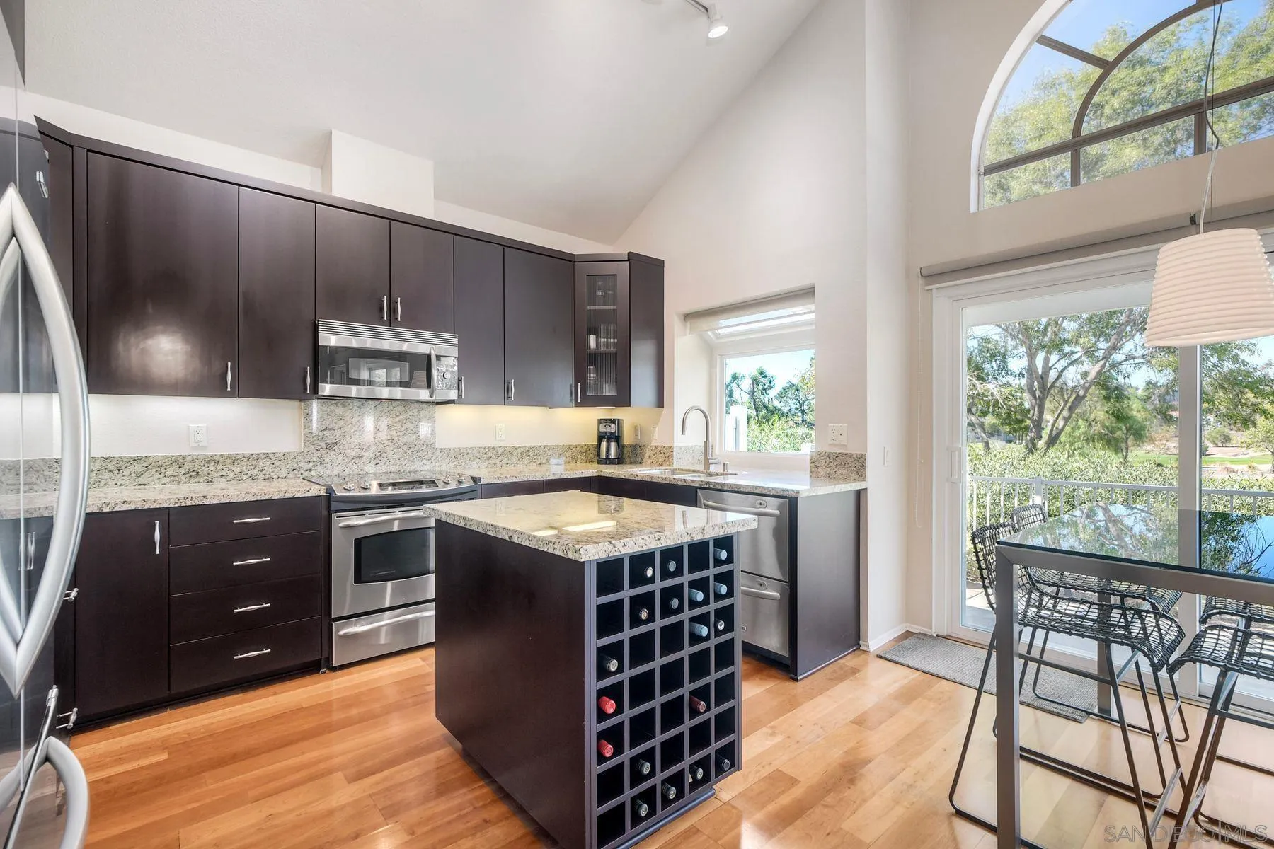 https://cdn.realtyfeed.com/cdn/127/260024569/9f916c7351a8bfc1e68cad36e08a2810.webp