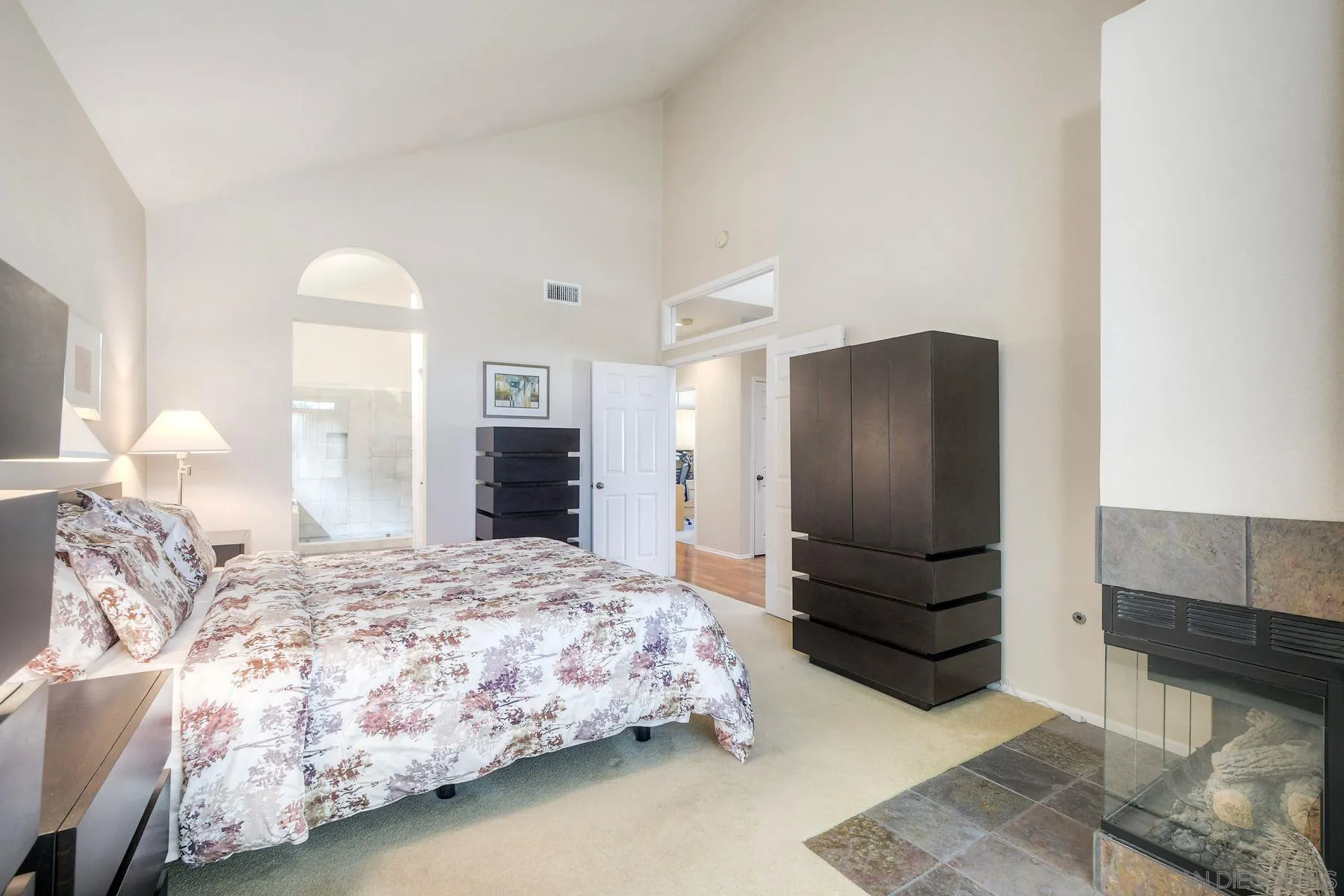 https://cdn.realtyfeed.com/cdn/127/260024569/a2bf78a891f27ab5aa8104998a688ce3.webp