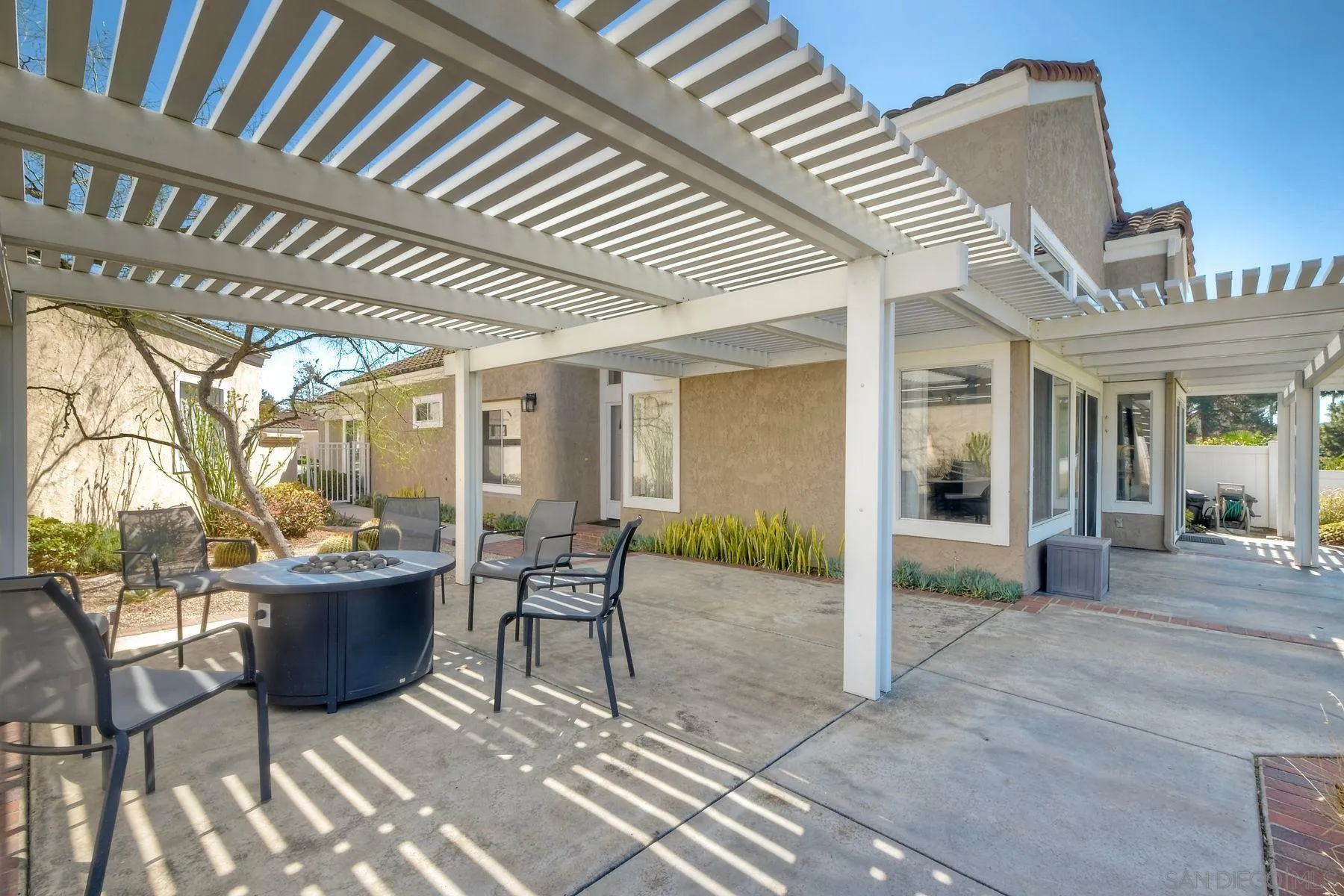 https://cdn.realtyfeed.com/cdn/127/260024569/a5faa3e32c81216bdda095ab3aaad5fd.webp