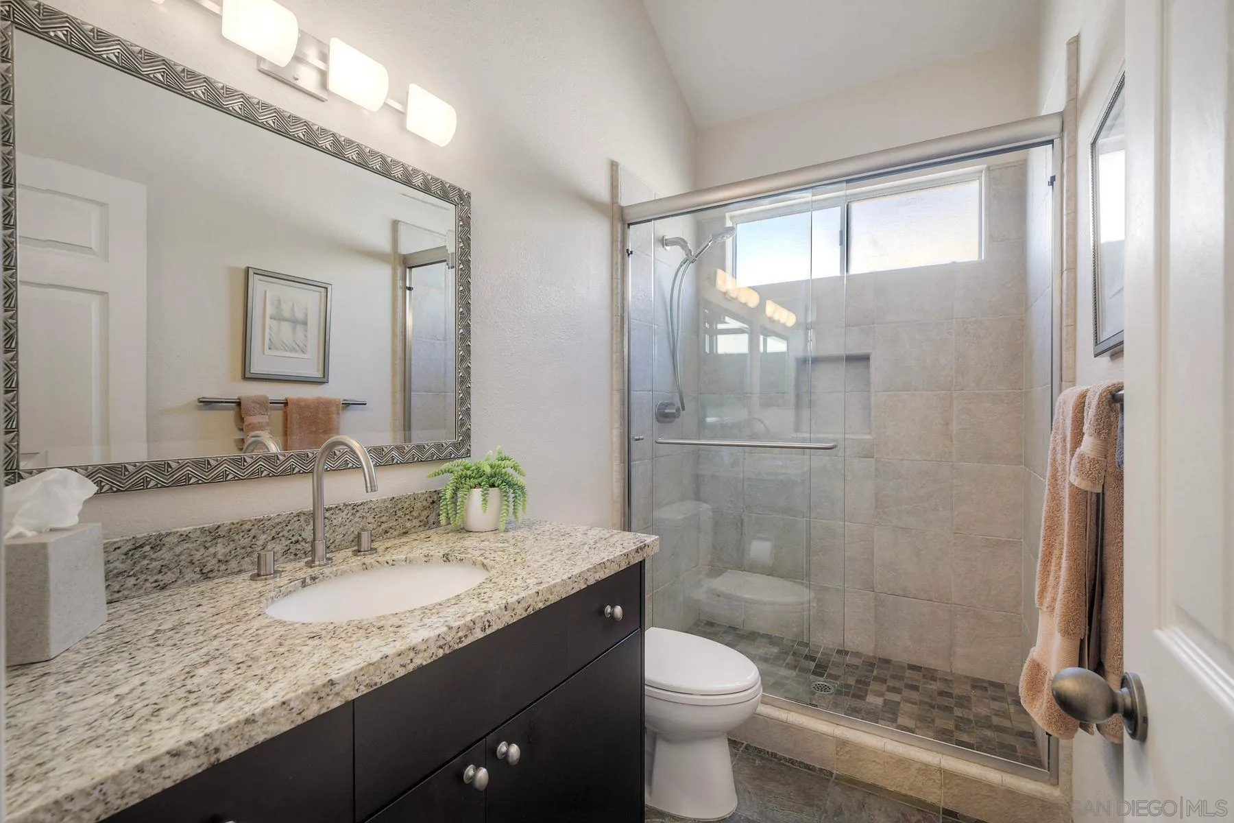 https://cdn.realtyfeed.com/cdn/127/260024569/b8c2886584ad6b17beabedd48e41b6a1.webp