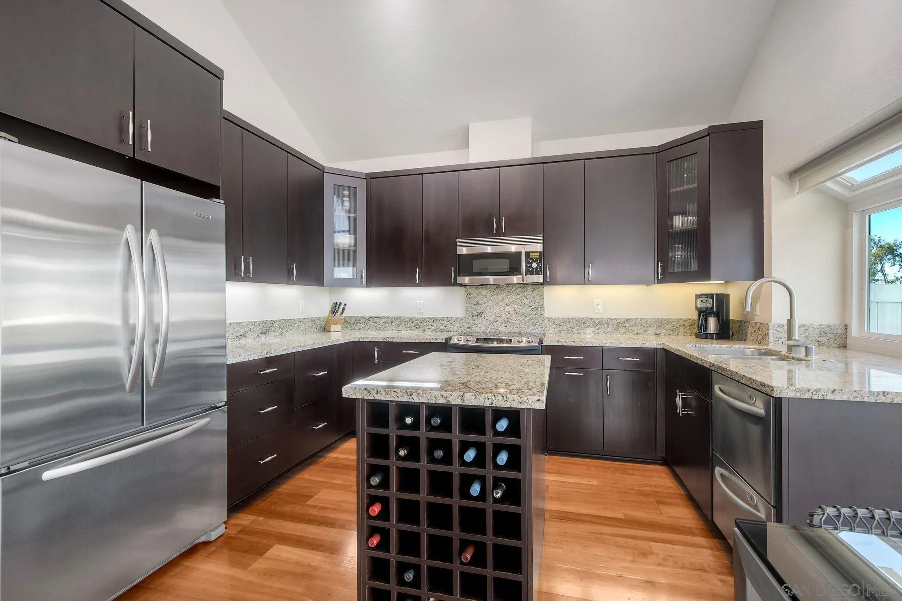 https://cdn.realtyfeed.com/cdn/127/260024569/b999cb62451e66121f12b01bc0d465fc.webp