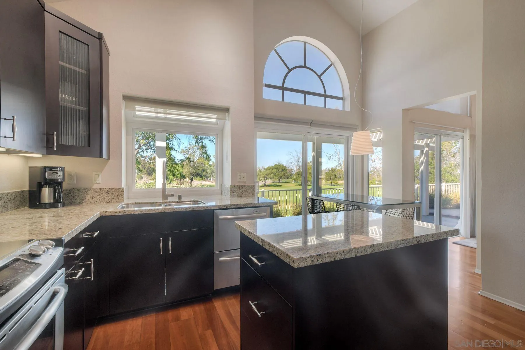 https://cdn.realtyfeed.com/cdn/127/260024569/ffab36c47dc3758fe4a900c3c66cc0aa.webp