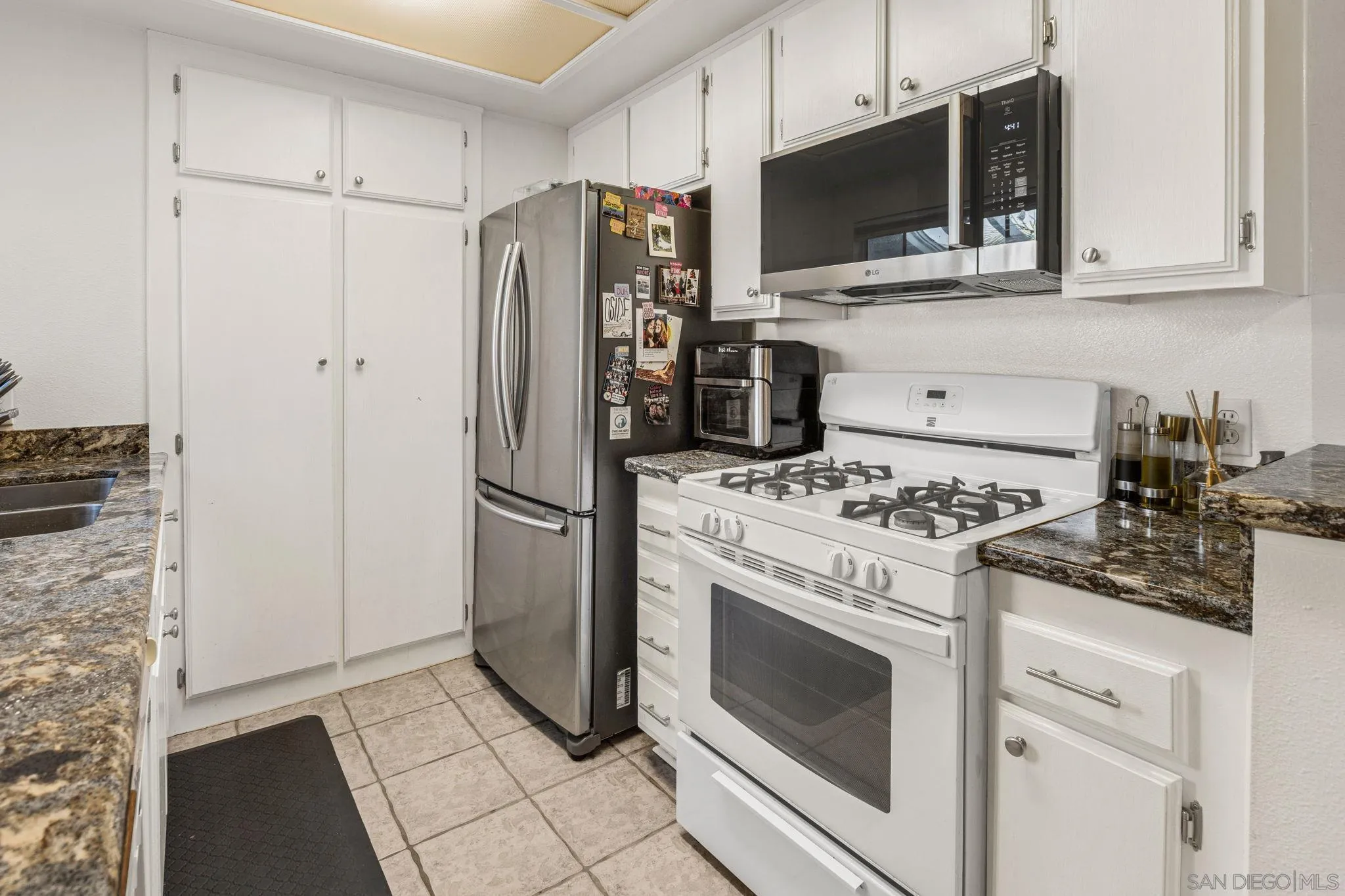 https://cdn.realtyfeed.com/cdn/127/260024575/cac4defe116659121384ae425c103a16.webp