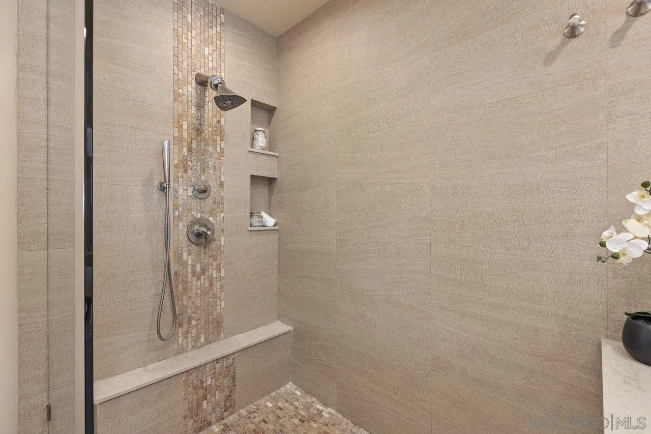https://cdn.realtyfeed.com/cdn/127/260024576/27817de52789028b560b85d2f5f46c91.webp