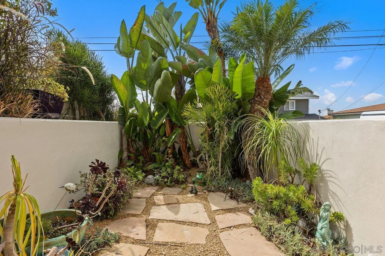 https://cdn.realtyfeed.com/cdn/127/260024576/361c2bdf699fbf45bce65aecd4bc72e3.webp