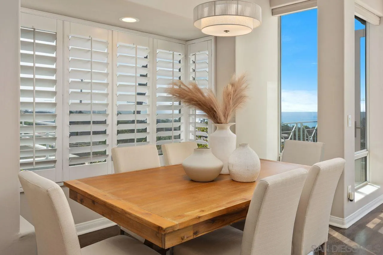https://cdn.realtyfeed.com/cdn/127/260024576/55c5930400bf85f70776e899722a0c1e.webp