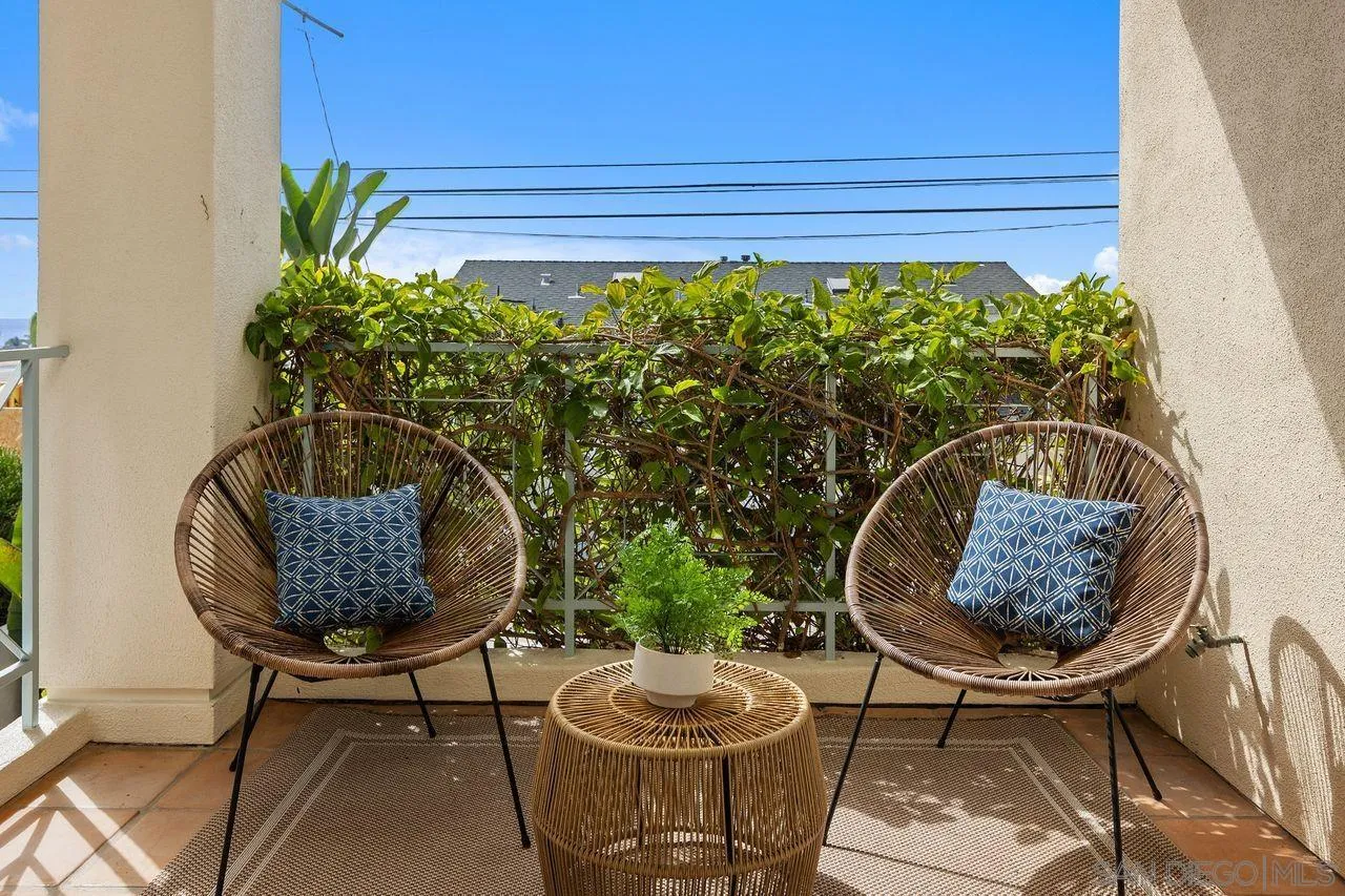 https://cdn.realtyfeed.com/cdn/127/260024576/62e2eba891700541c461ce5be369eea5.webp
