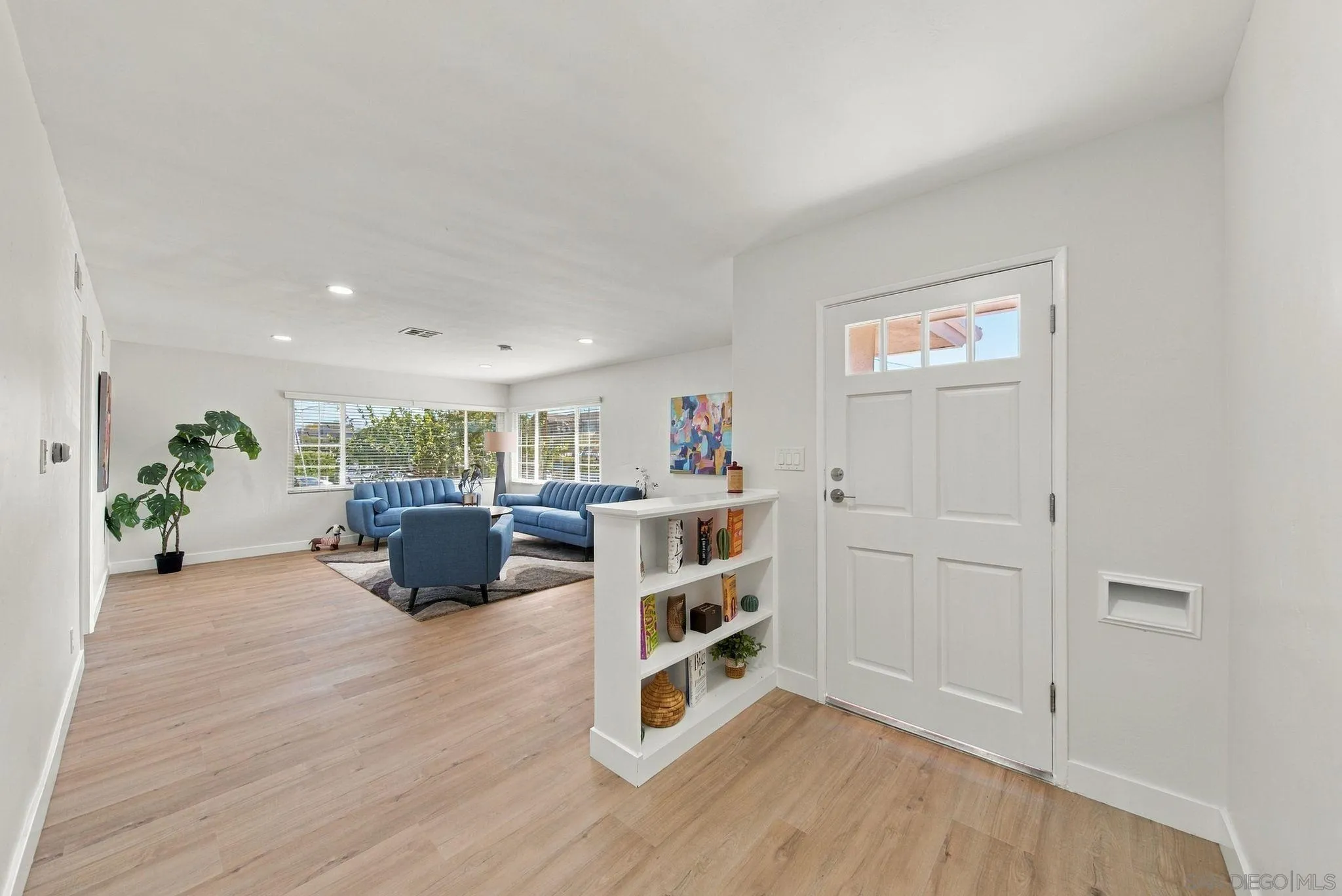 https://cdn.realtyfeed.com/cdn/127/260024579/1ee5a9c0bc77942238e264327bc56d1f.webp