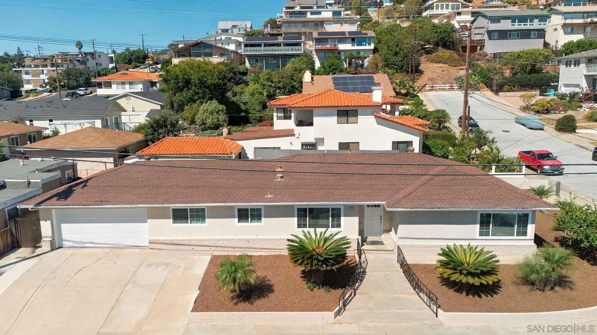 https://cdn.realtyfeed.com/cdn/127/260024579/56e27e217a36b24dbc30deb217418586.webp