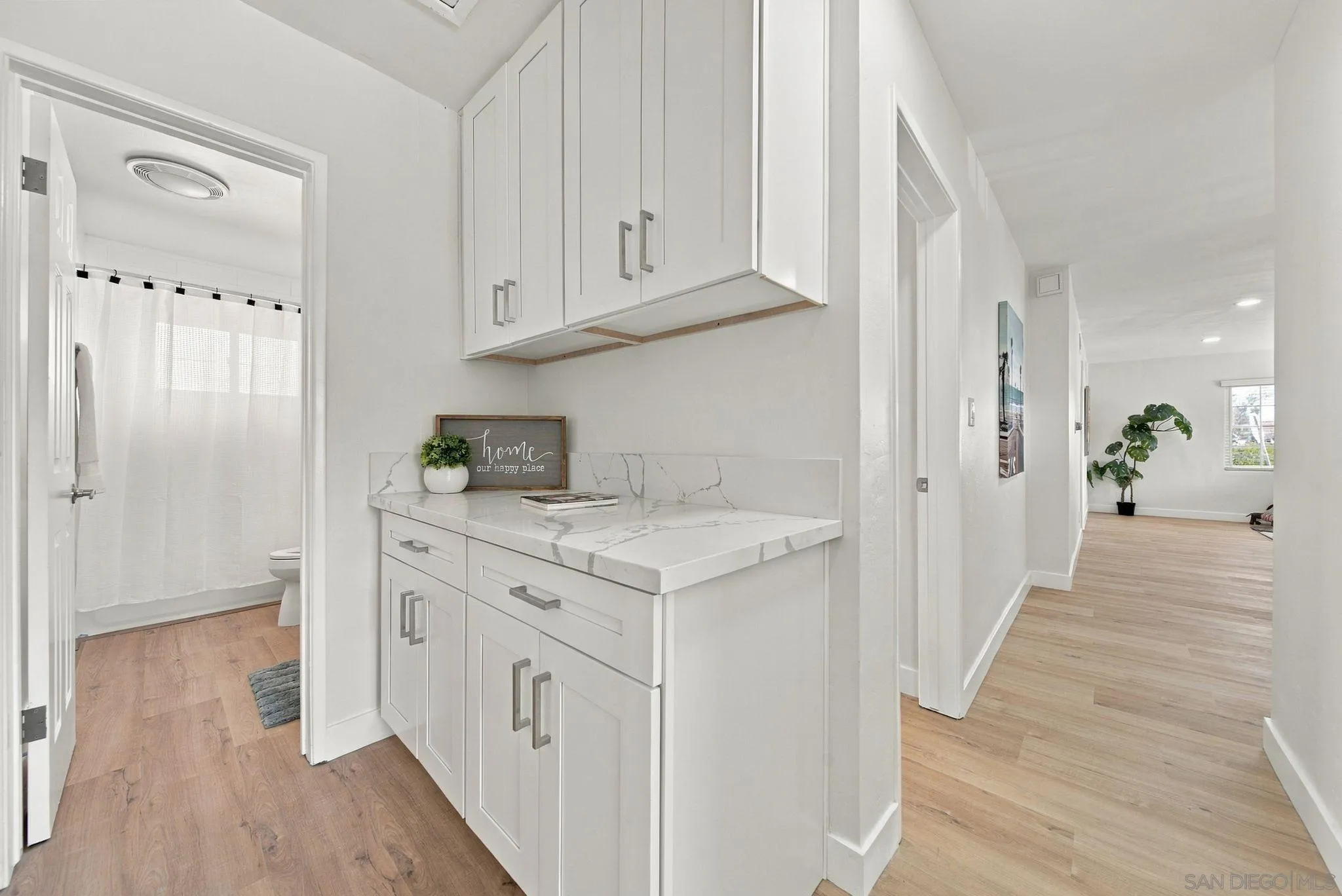 https://cdn.realtyfeed.com/cdn/127/260024579/82abe565ebb094137c297e3905eb5ef8.webp