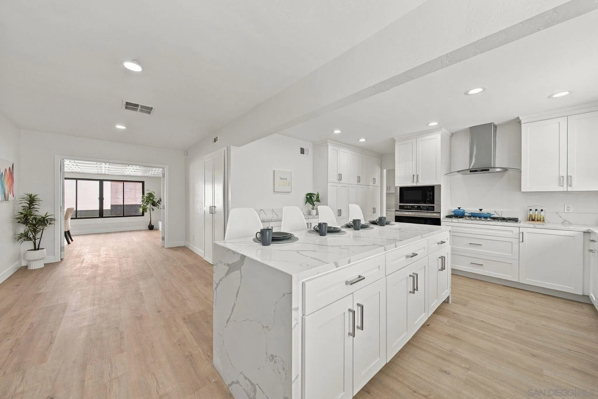 https://cdn.realtyfeed.com/cdn/127/260024579/c3e31f6afeb47808fa9d6d60f36b4f30.webp