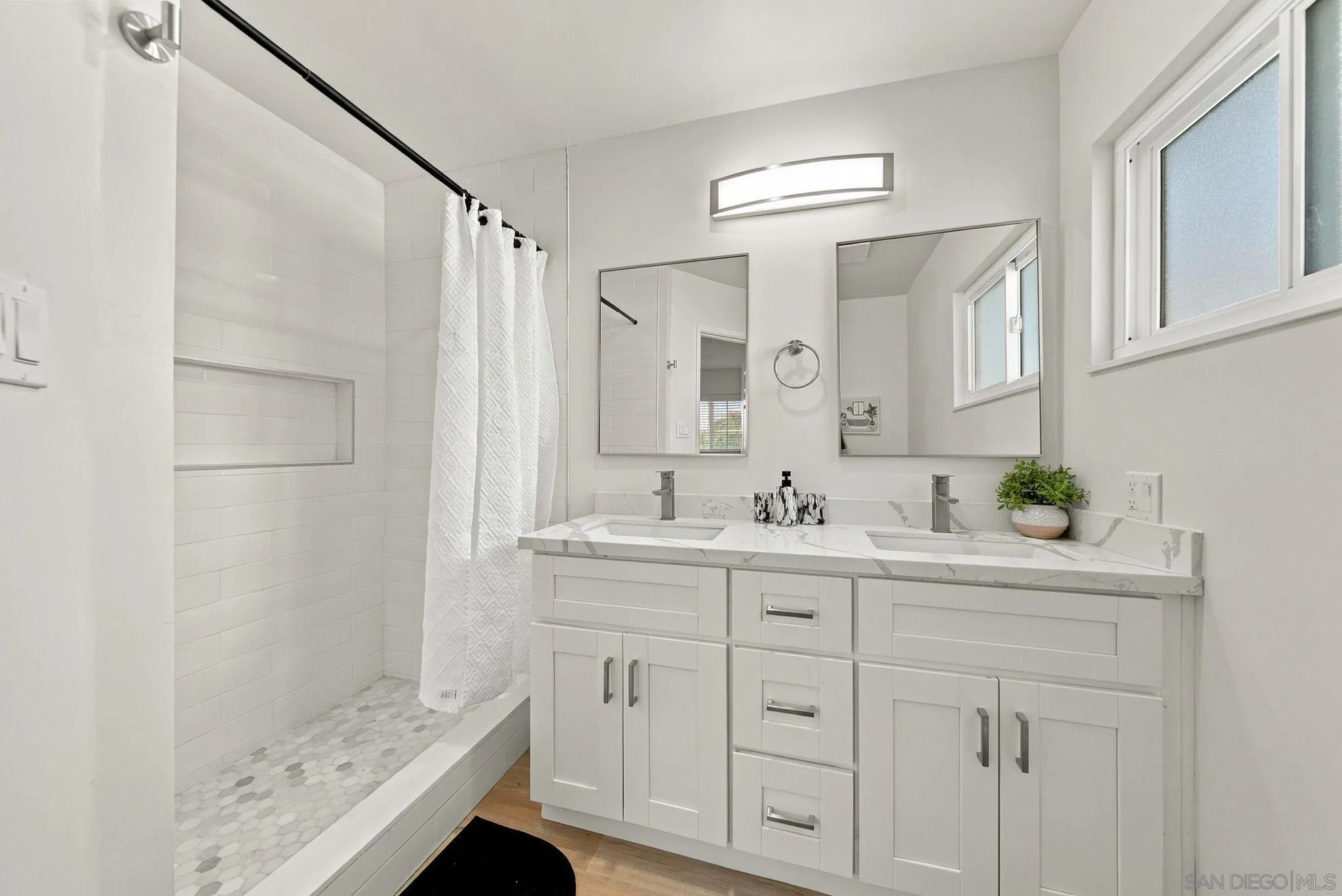 https://cdn.realtyfeed.com/cdn/127/260024579/cb753773288a5a5dc5673512b4672b1e.webp