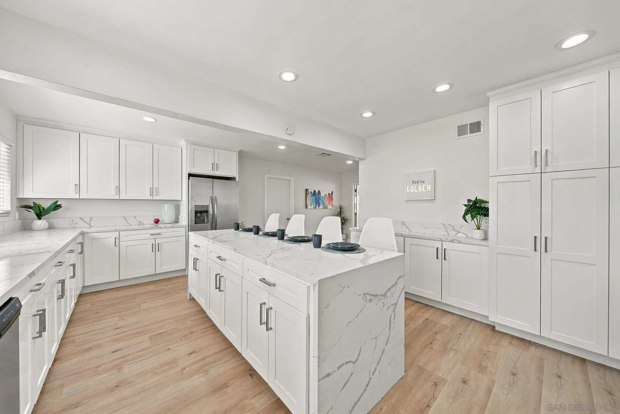https://cdn.realtyfeed.com/cdn/127/260024579/f55fe207ad96485edd386cf5d7611889.webp