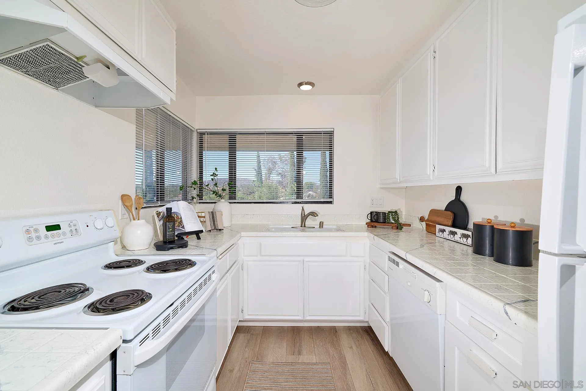 https://cdn.realtyfeed.com/cdn/127/260024580/2cd6555ce7cb9ee4644a9ad6524cd975.webp